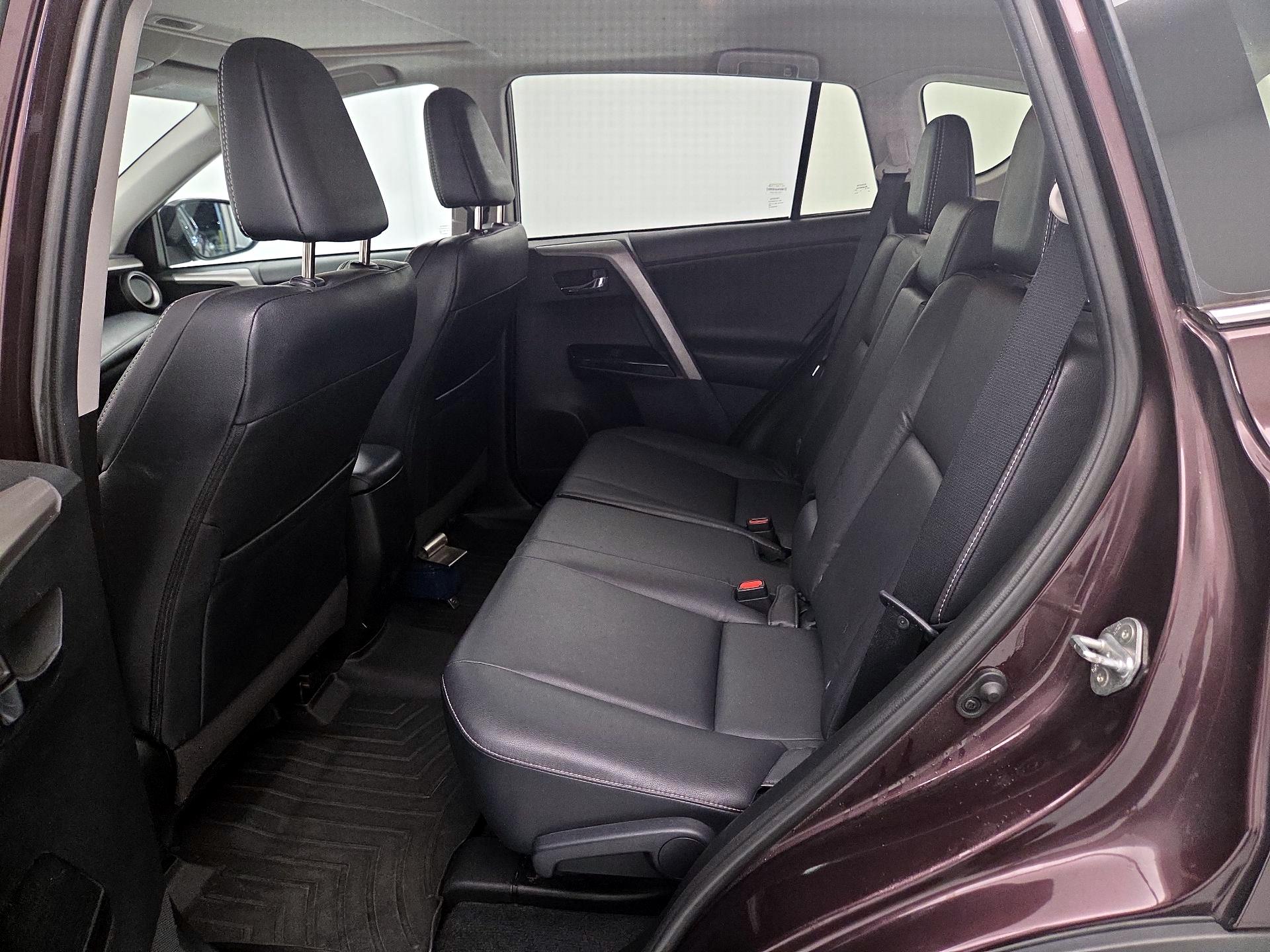 Thumbnail: 2018 Toyota RAV4 - 20