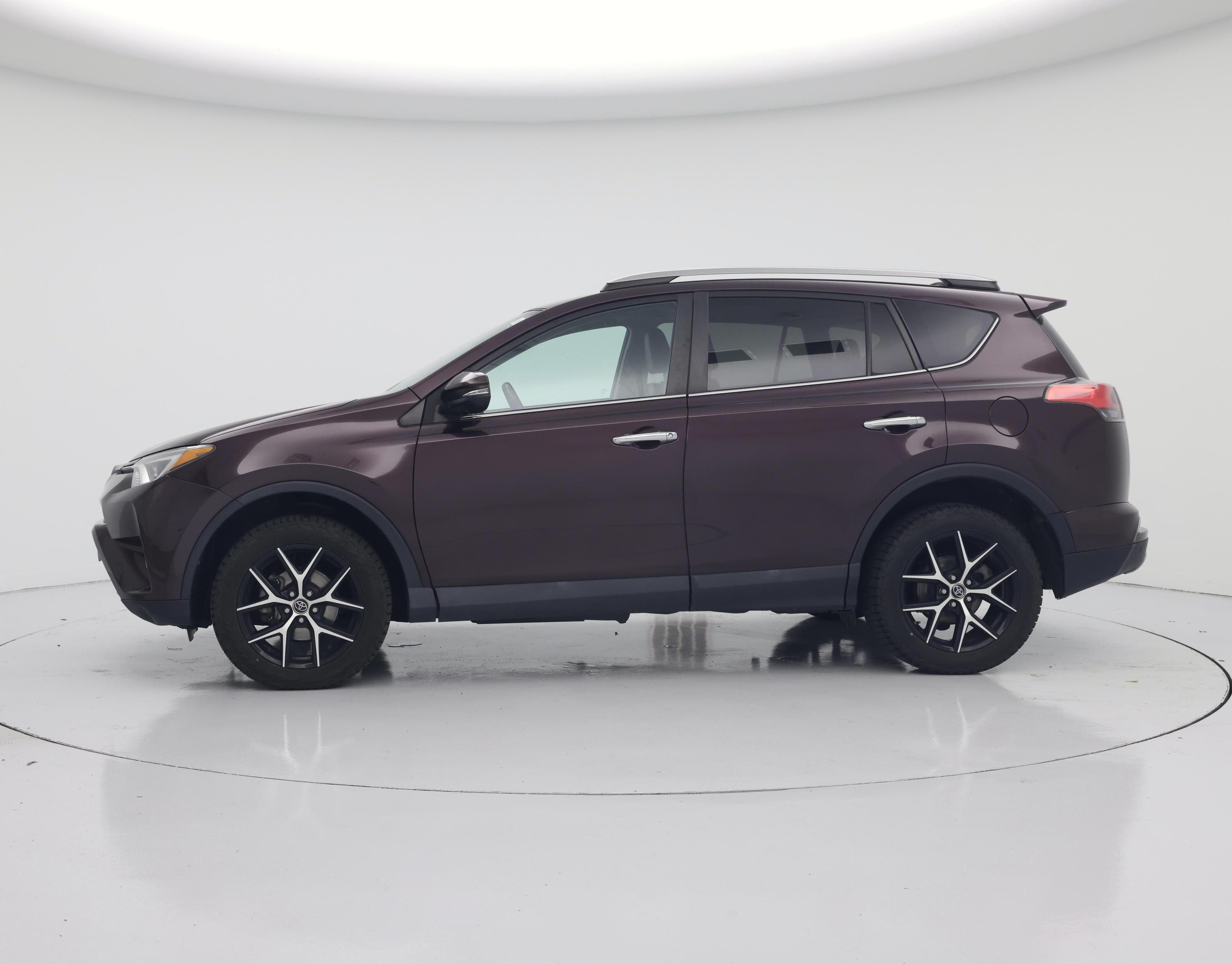 Thumbnail: 2018 Toyota RAV4 - 3