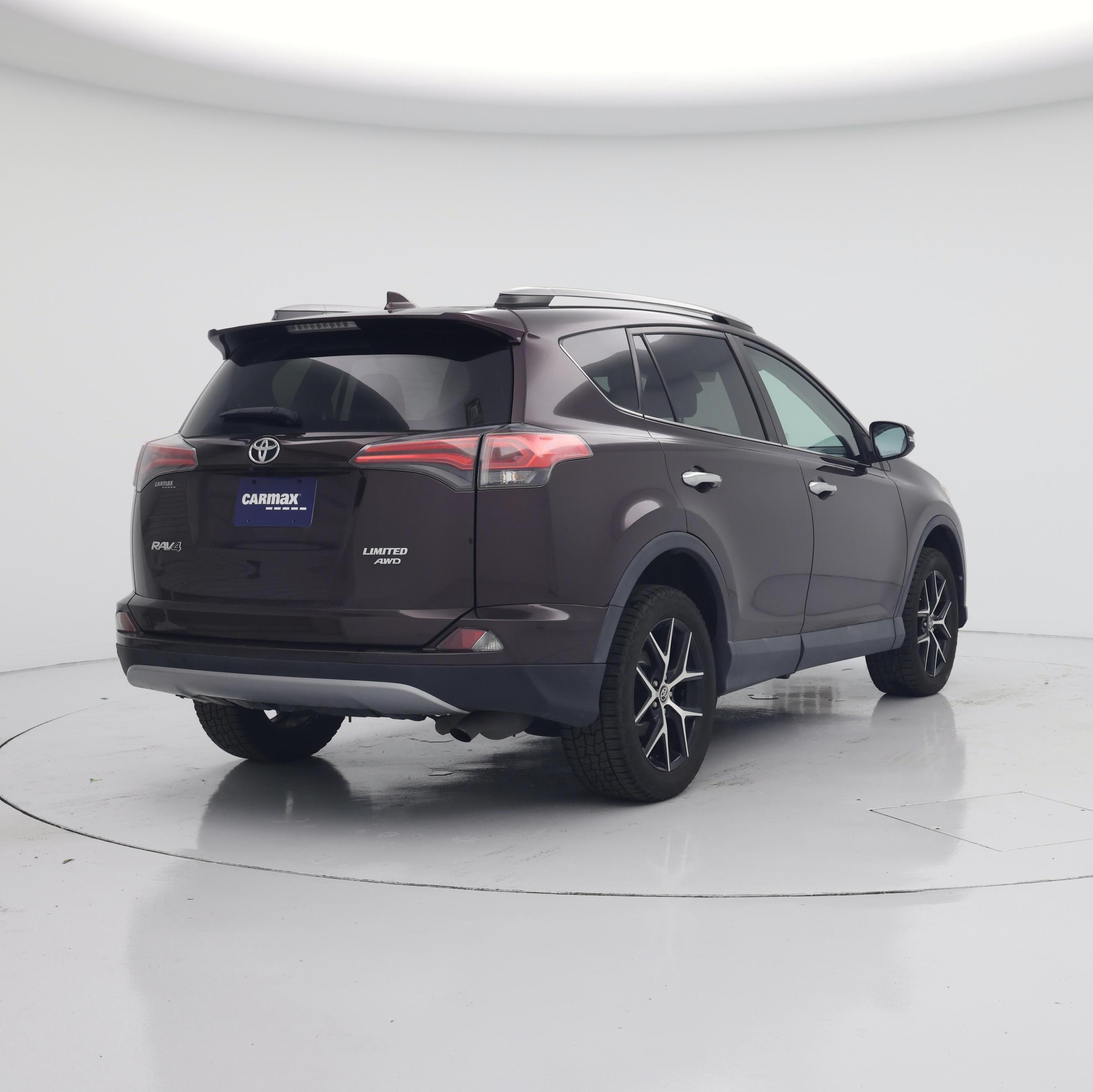 Thumbnail: 2018 Toyota RAV4 - 8