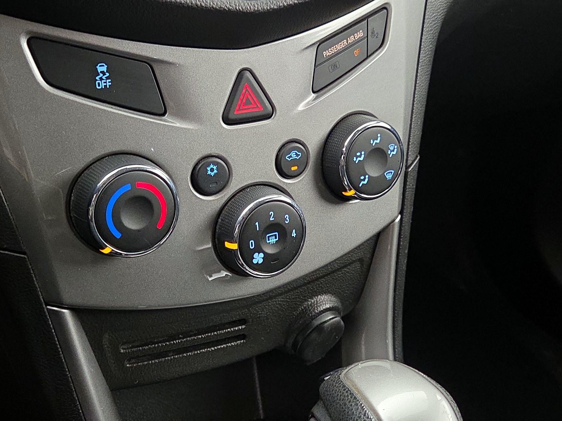 Thumbnail: 2016 Chevrolet Trax - 16