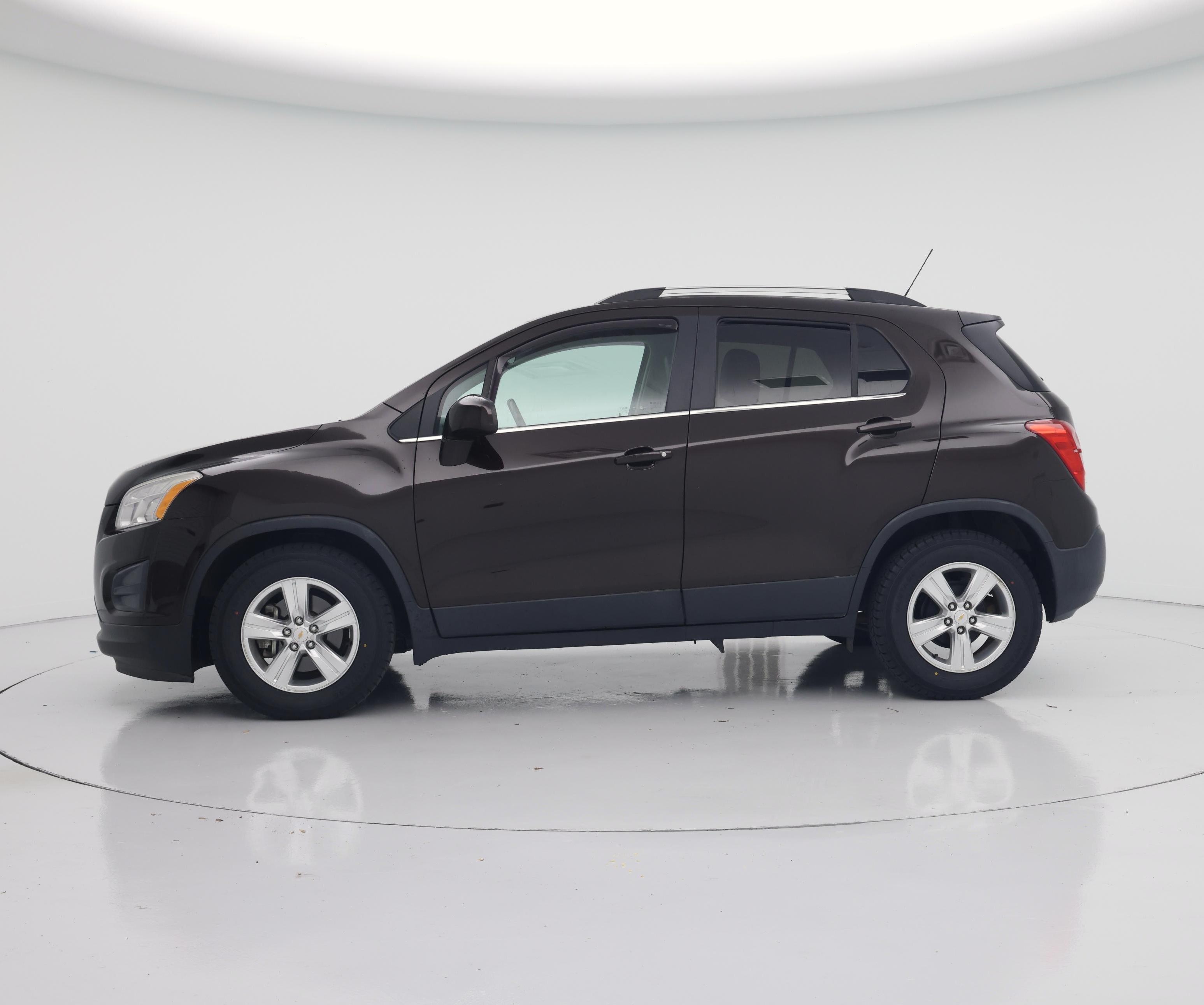 Thumbnail: 2016 Chevrolet Trax - 3