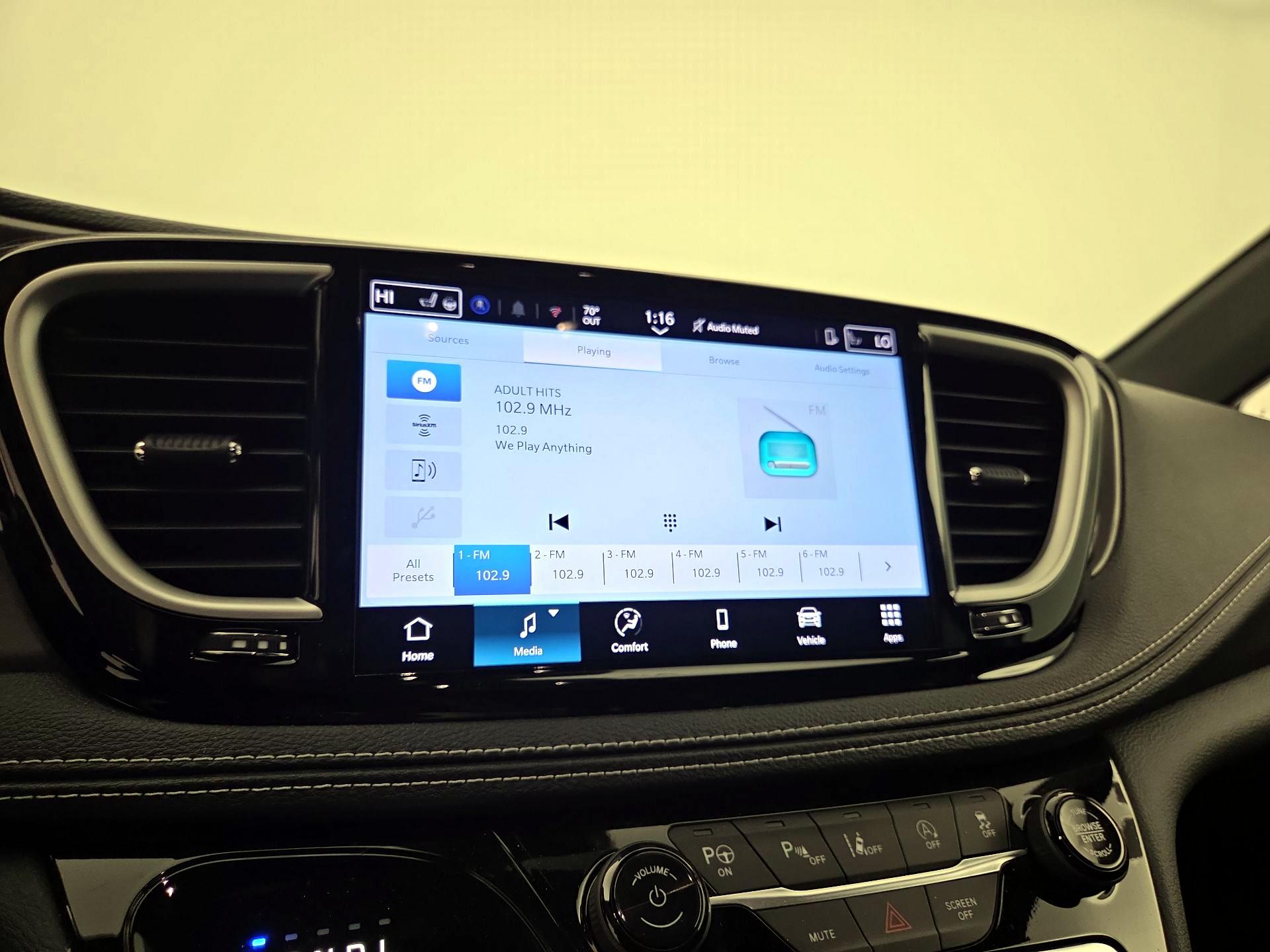 Thumbnail: 2025 Chrysler Pacifica - 15