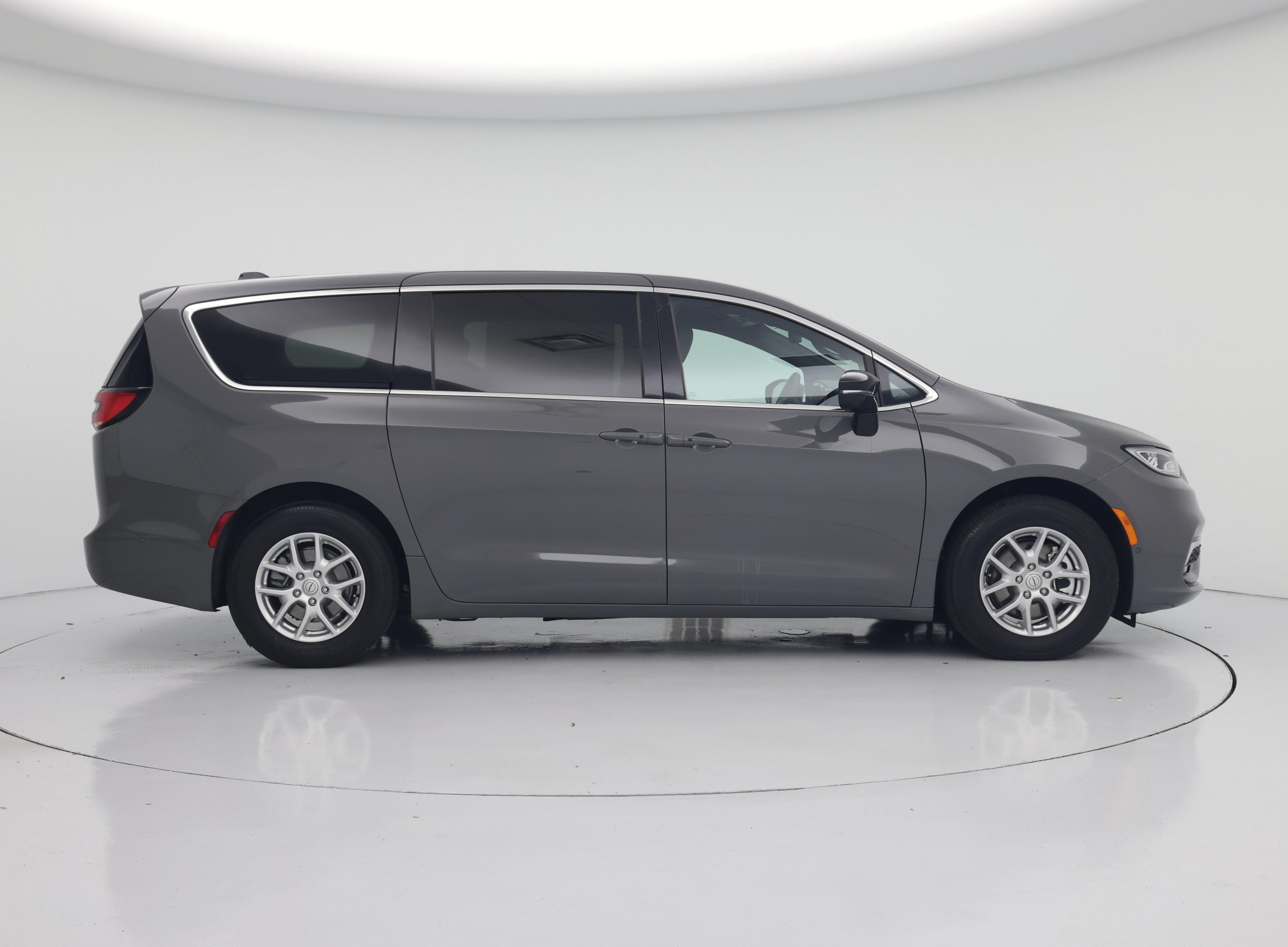 Thumbnail: 2025 Chrysler Pacifica - 7