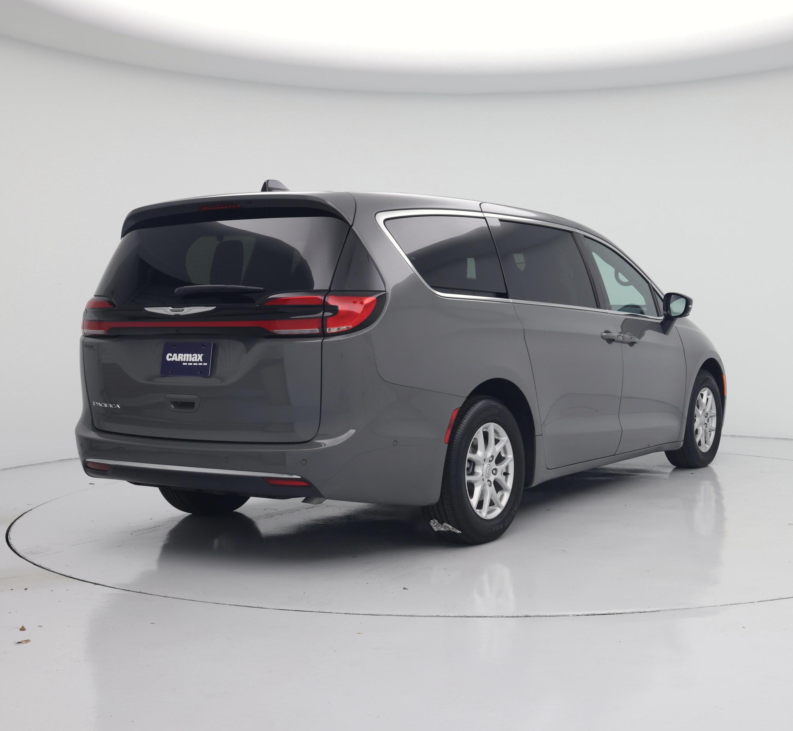 Thumbnail: 2025 Chrysler Pacifica - 8
