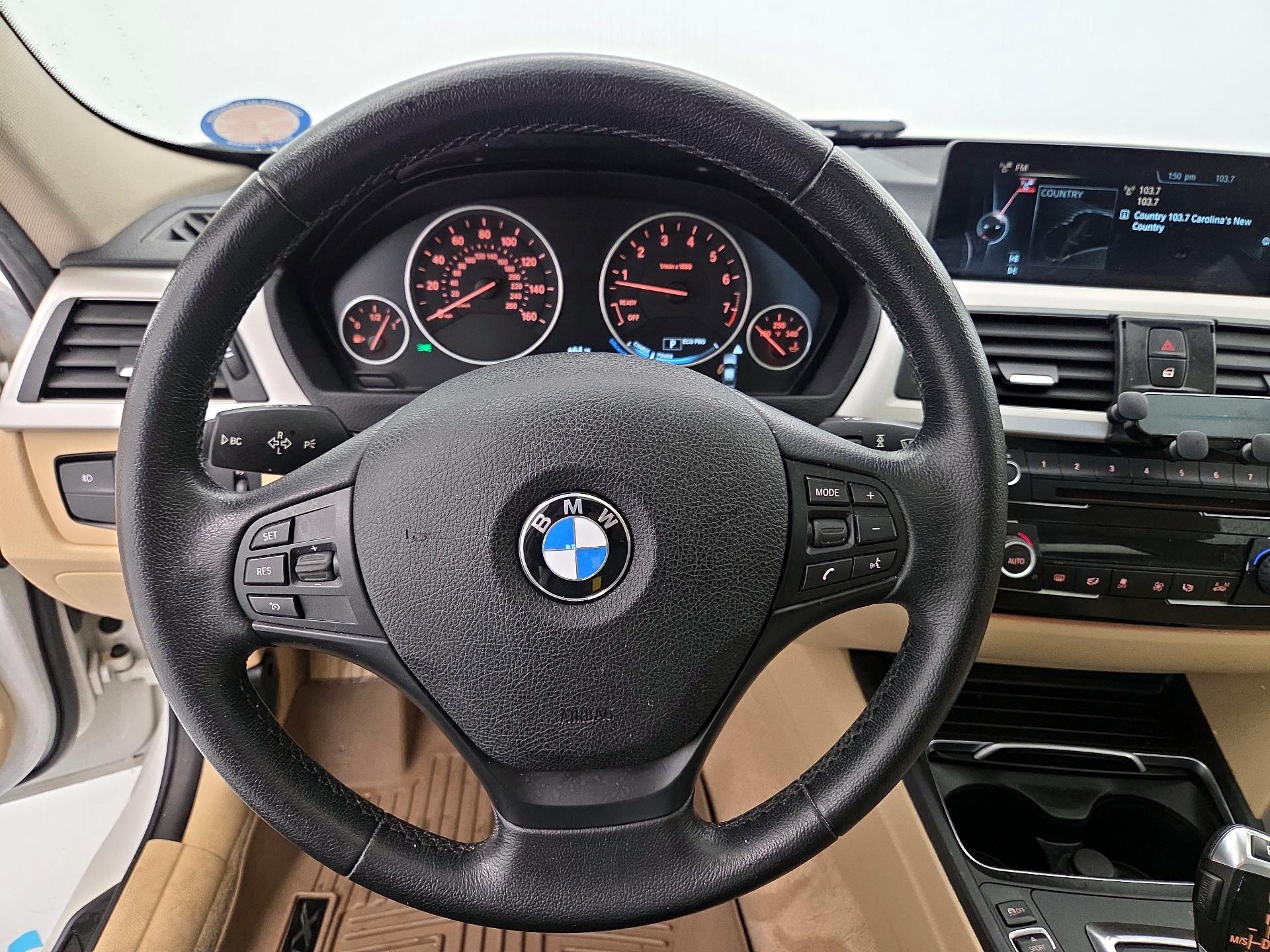 Thumbnail: 2016 BMW 3 Series - 10