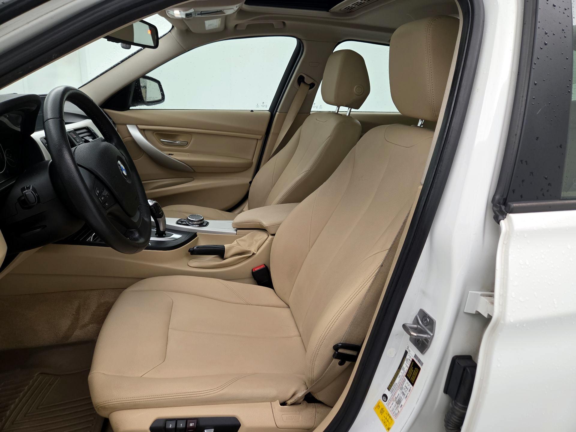 Thumbnail: 2016 BMW 3 Series - 11