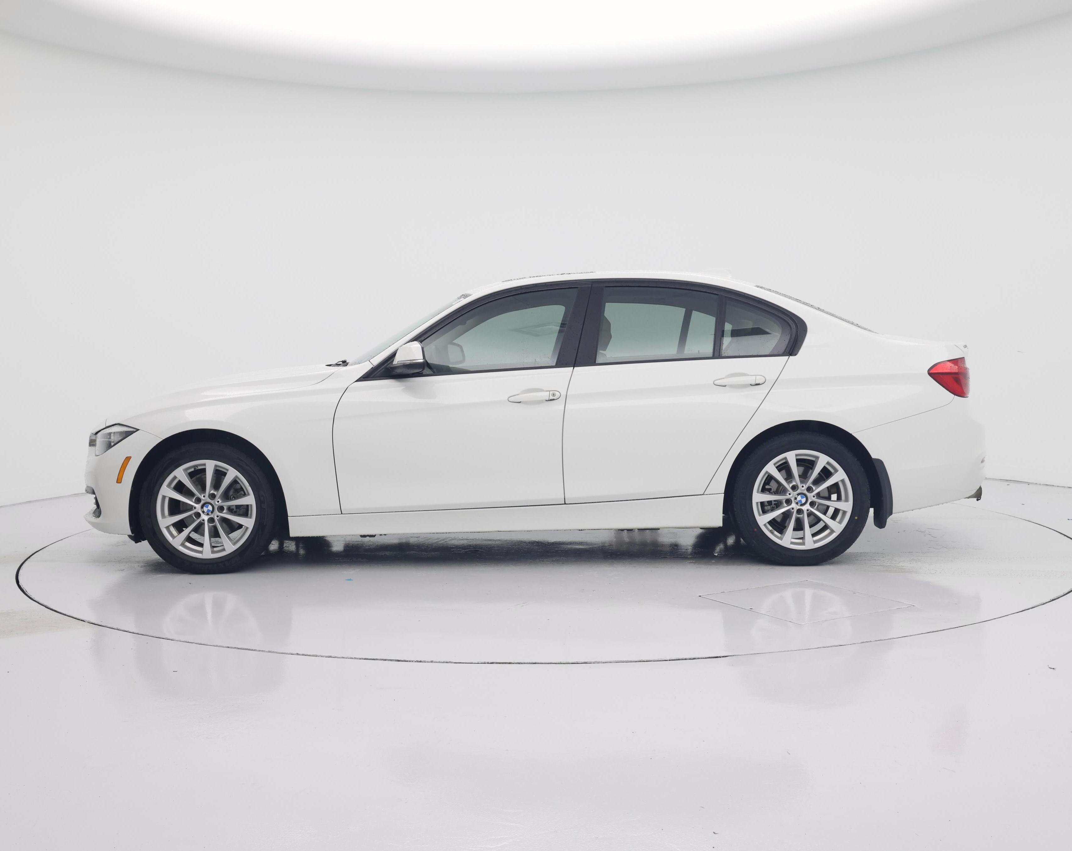 Thumbnail: 2016 BMW 3 Series - 3