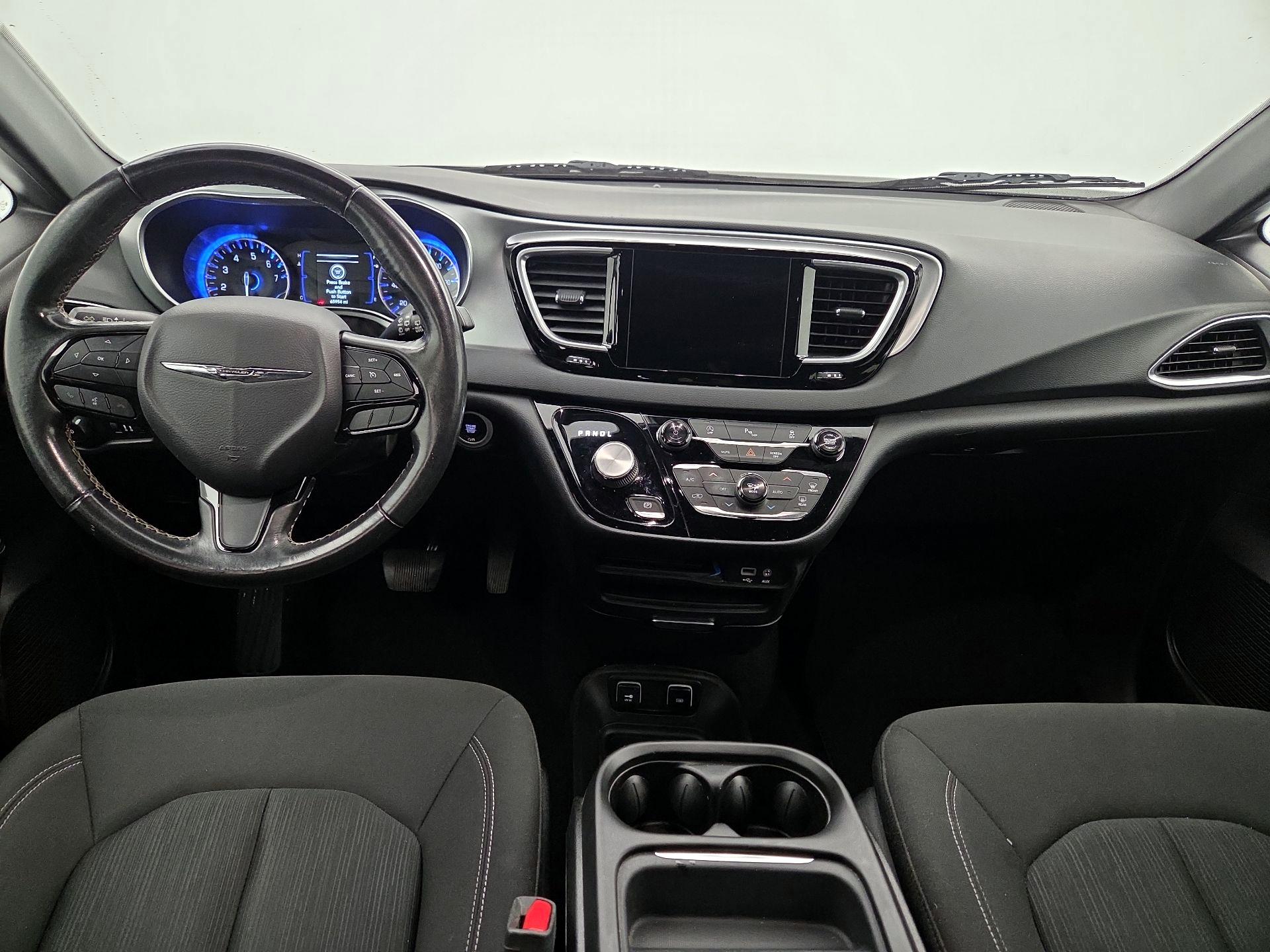 Thumbnail: 2019 Chrysler Pacifica - 9