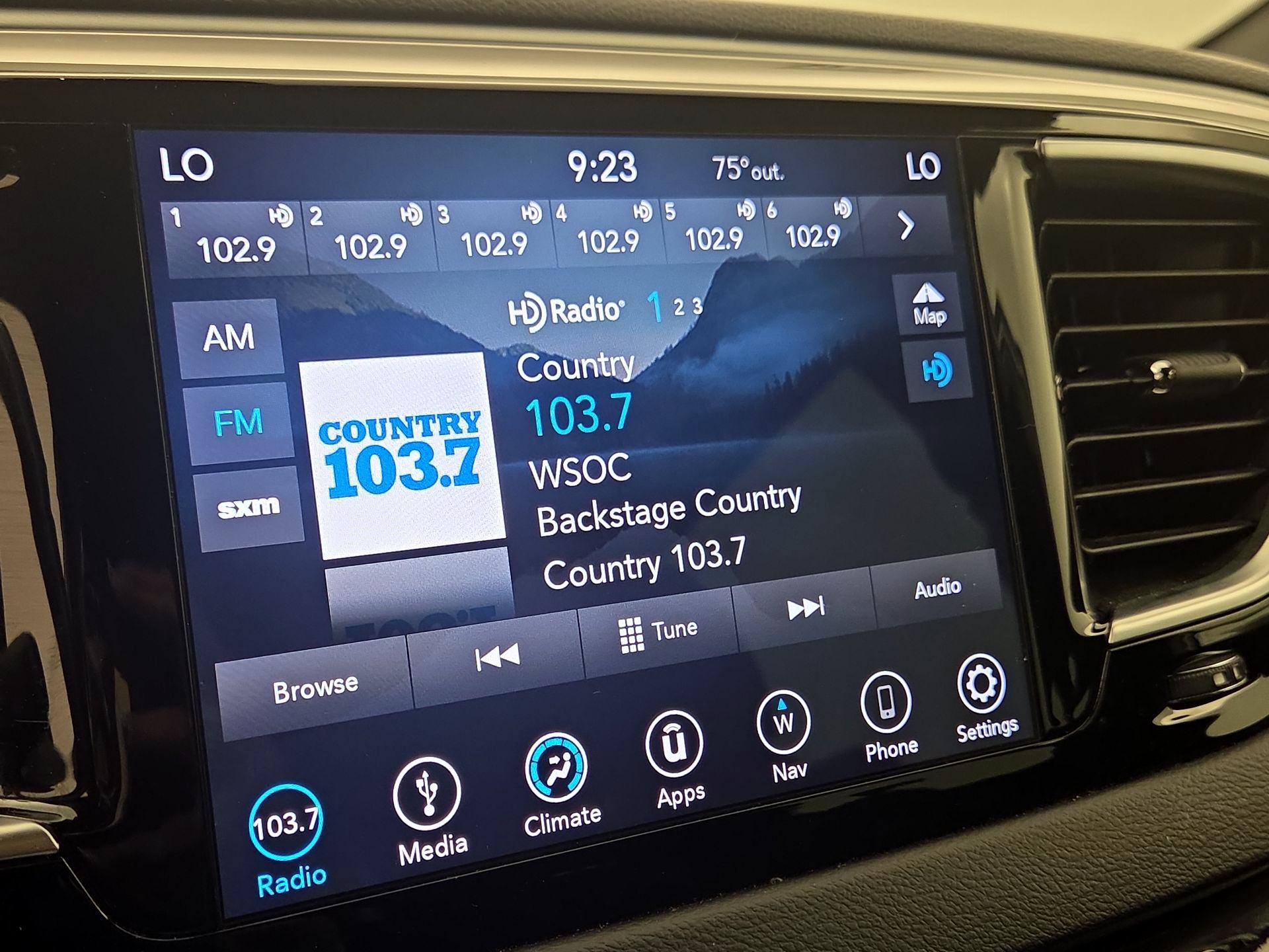 Thumbnail: 2019 Chrysler Pacifica - 16