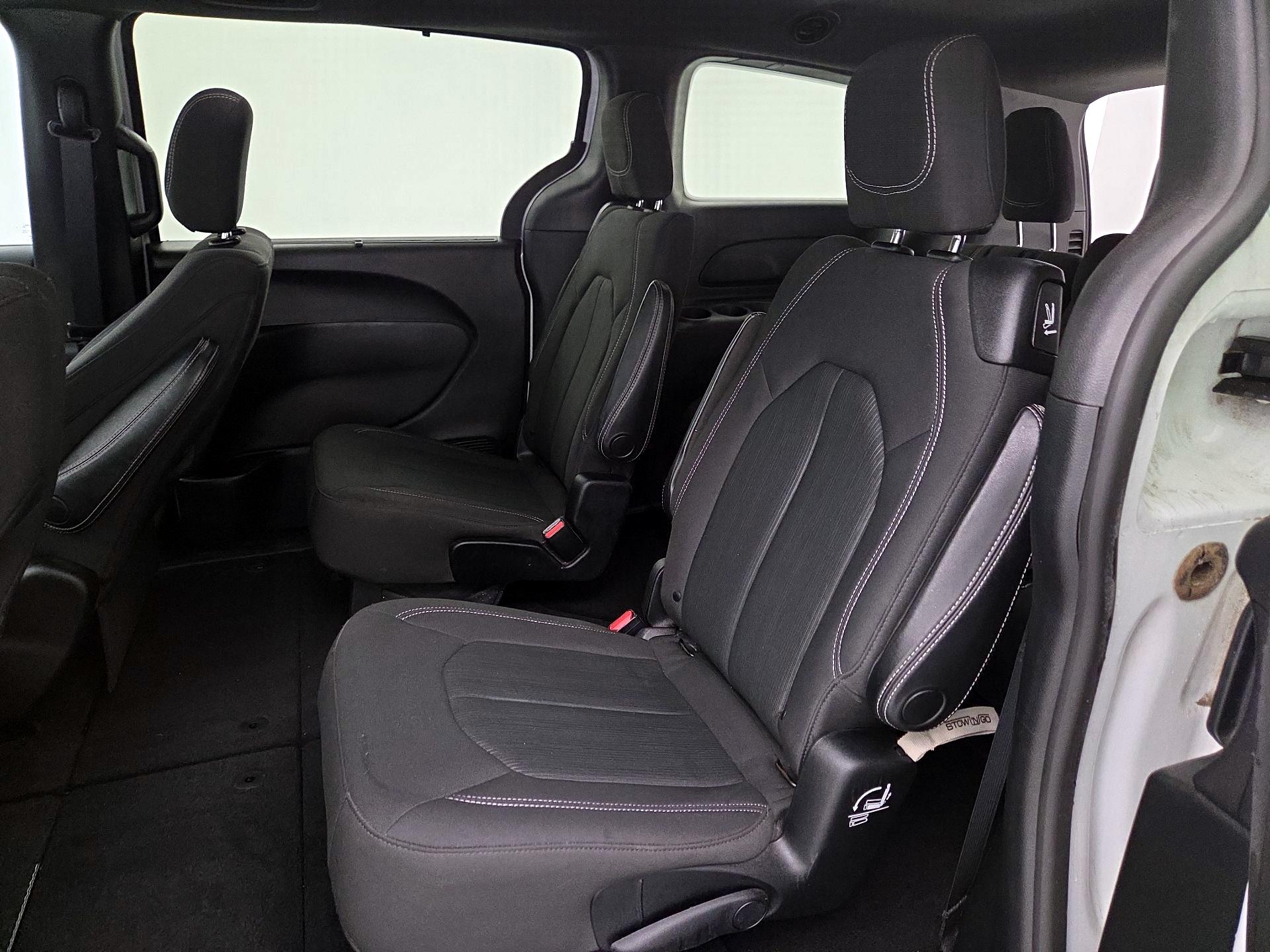 Thumbnail: 2019 Chrysler Pacifica - 20