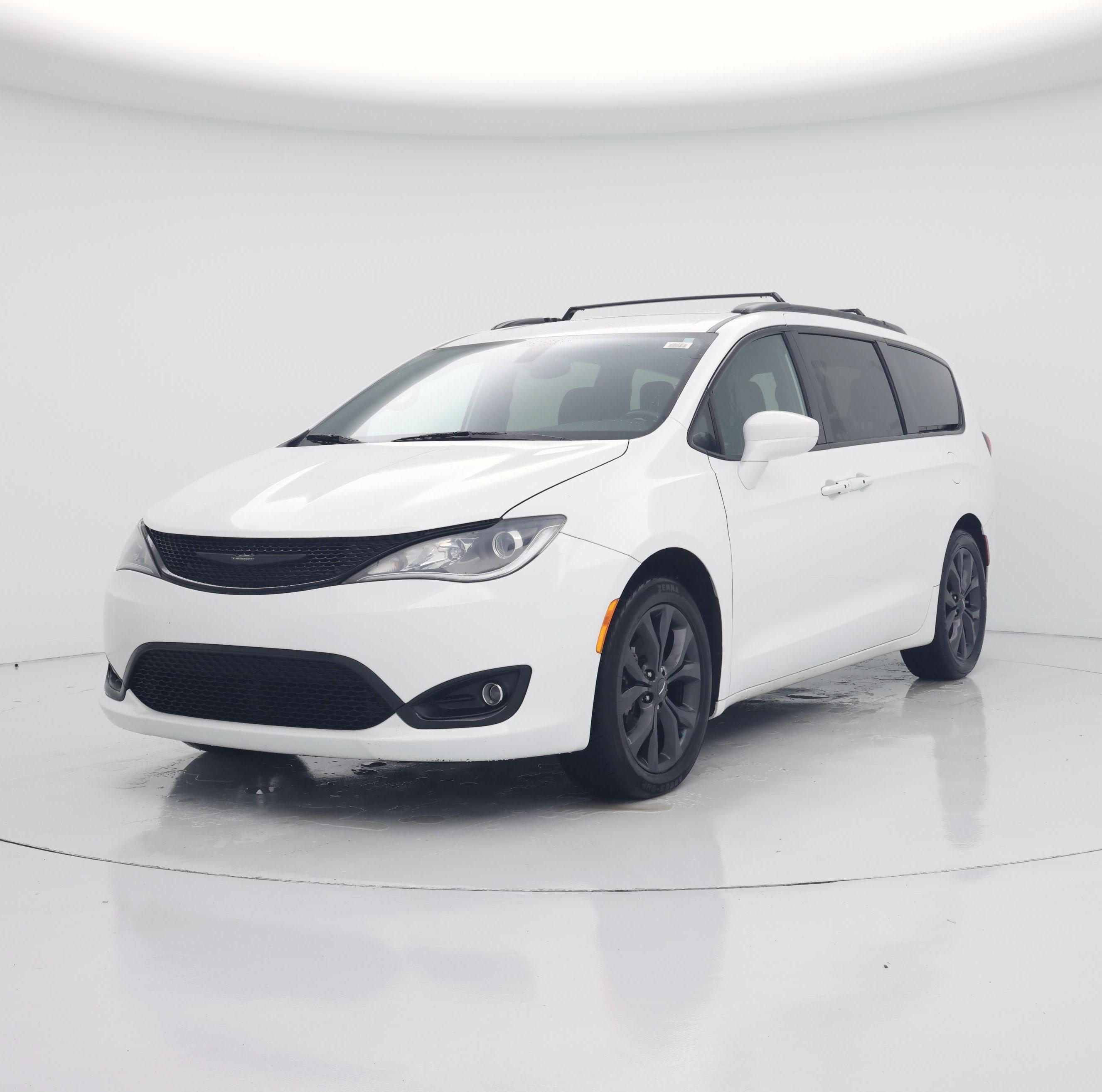 Thumbnail: 2019 Chrysler Pacifica - 4