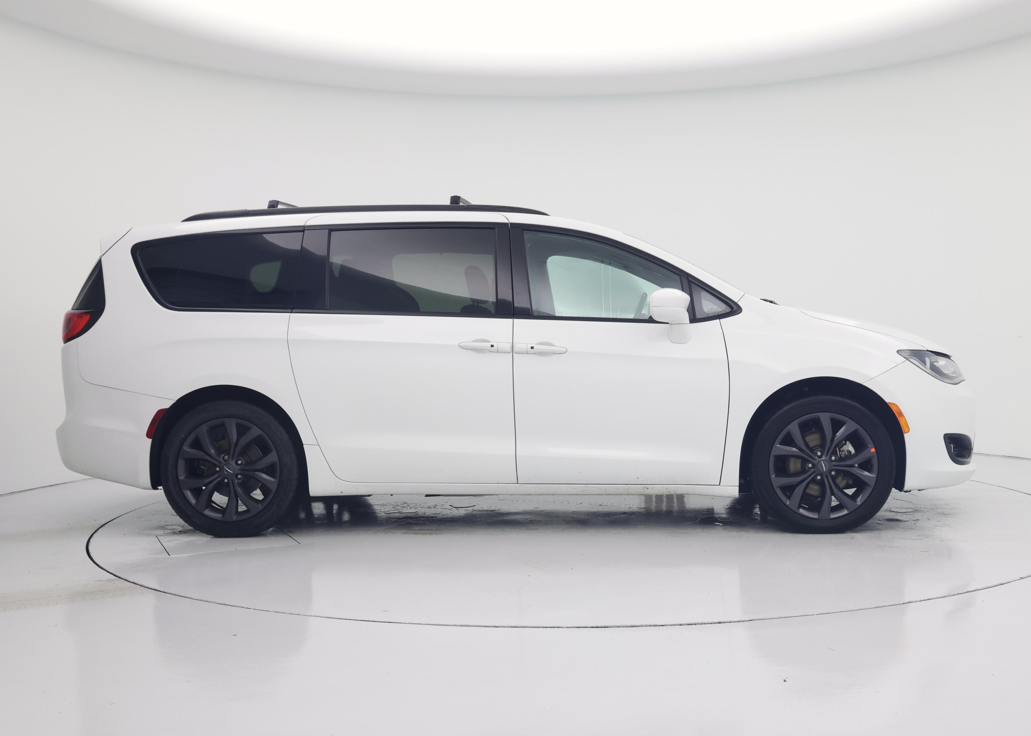 Thumbnail: 2019 Chrysler Pacifica - 7