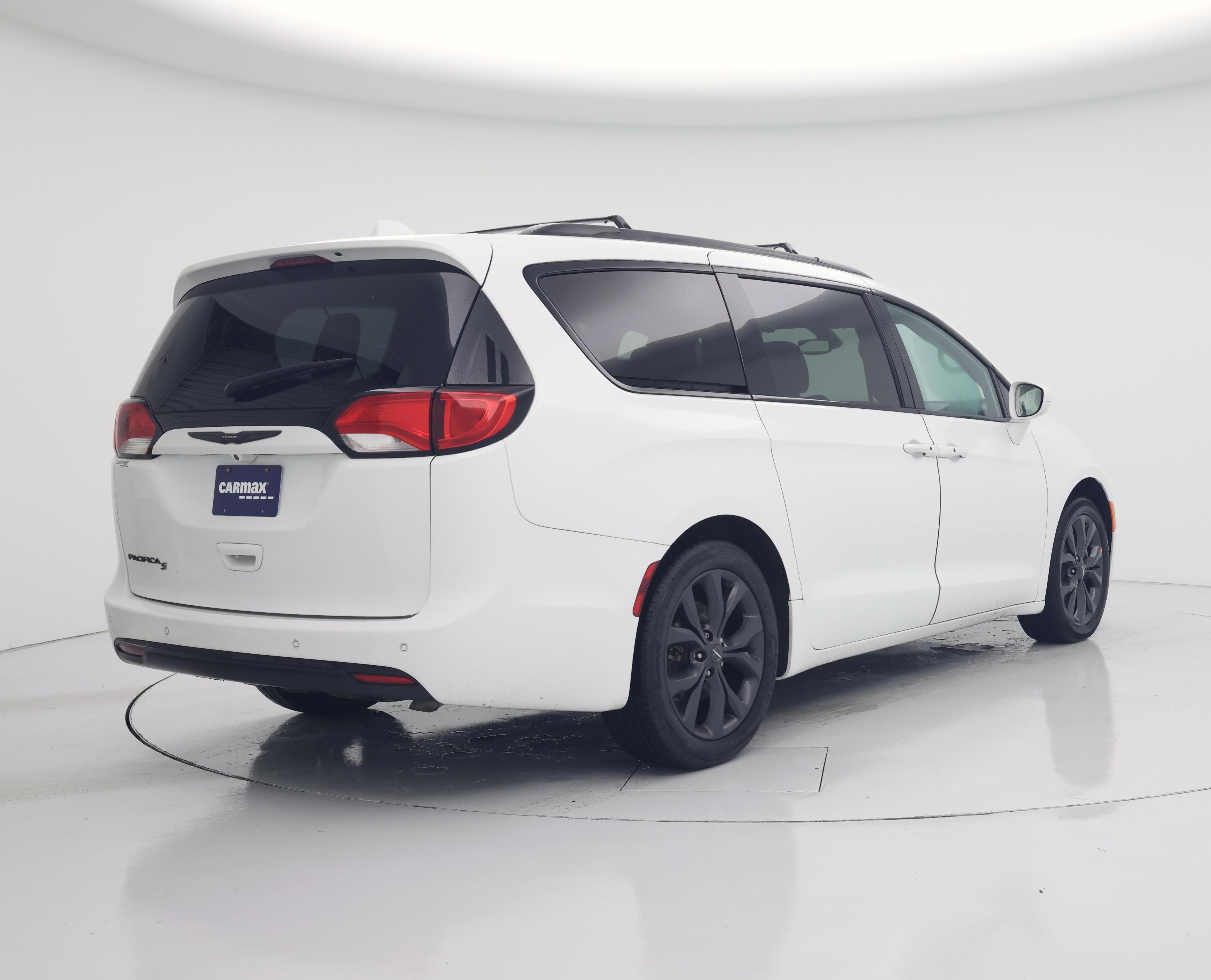 Thumbnail: 2019 Chrysler Pacifica - 8