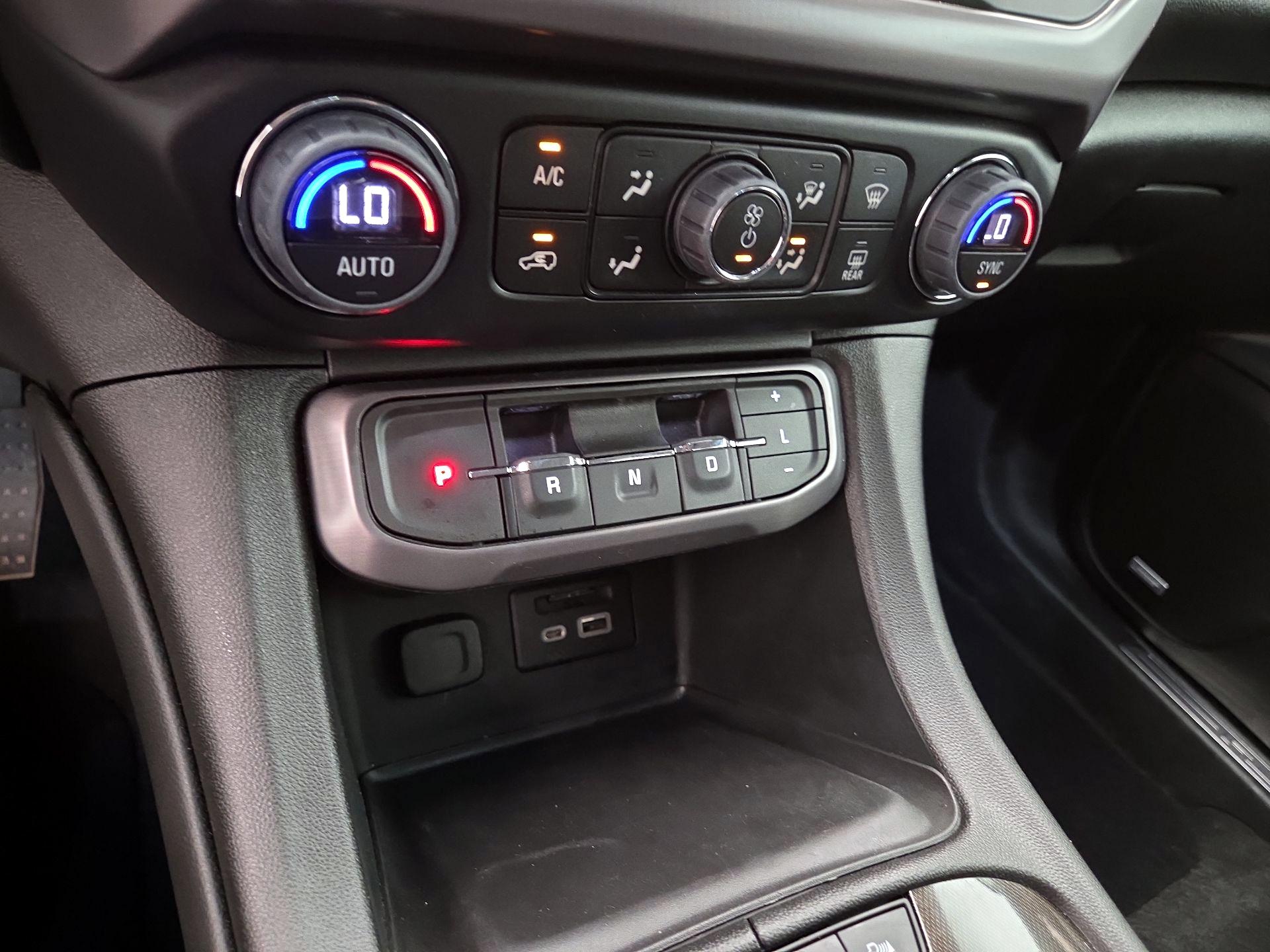 Thumbnail: 2023 GMC Acadia - 17