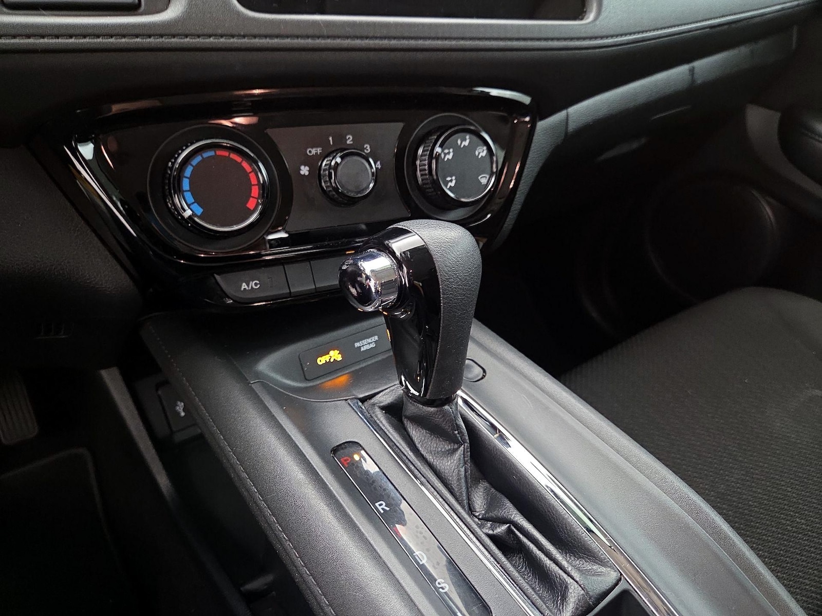 2018 Honda HR-V LX - Photo 18