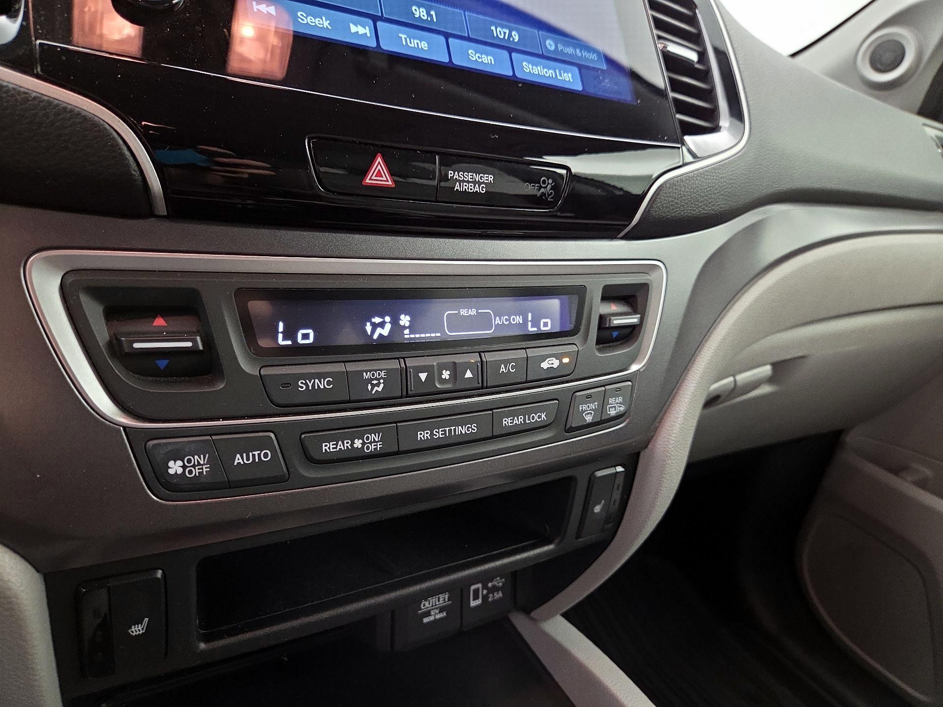 Thumbnail: 2020 Honda Pilot - 16
