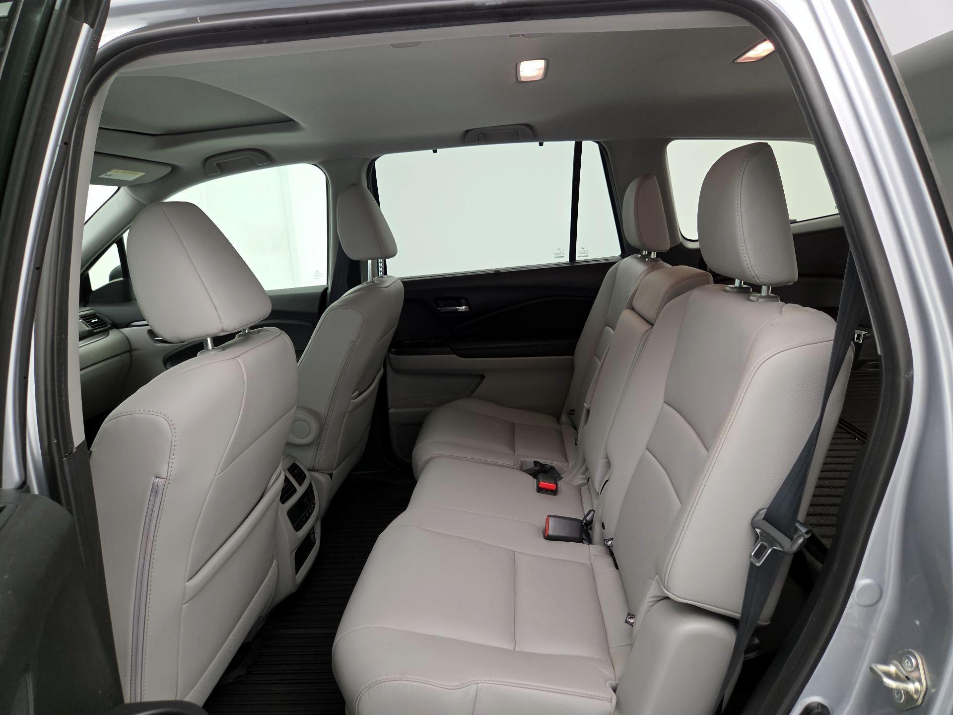 Thumbnail: 2020 Honda Pilot - 20