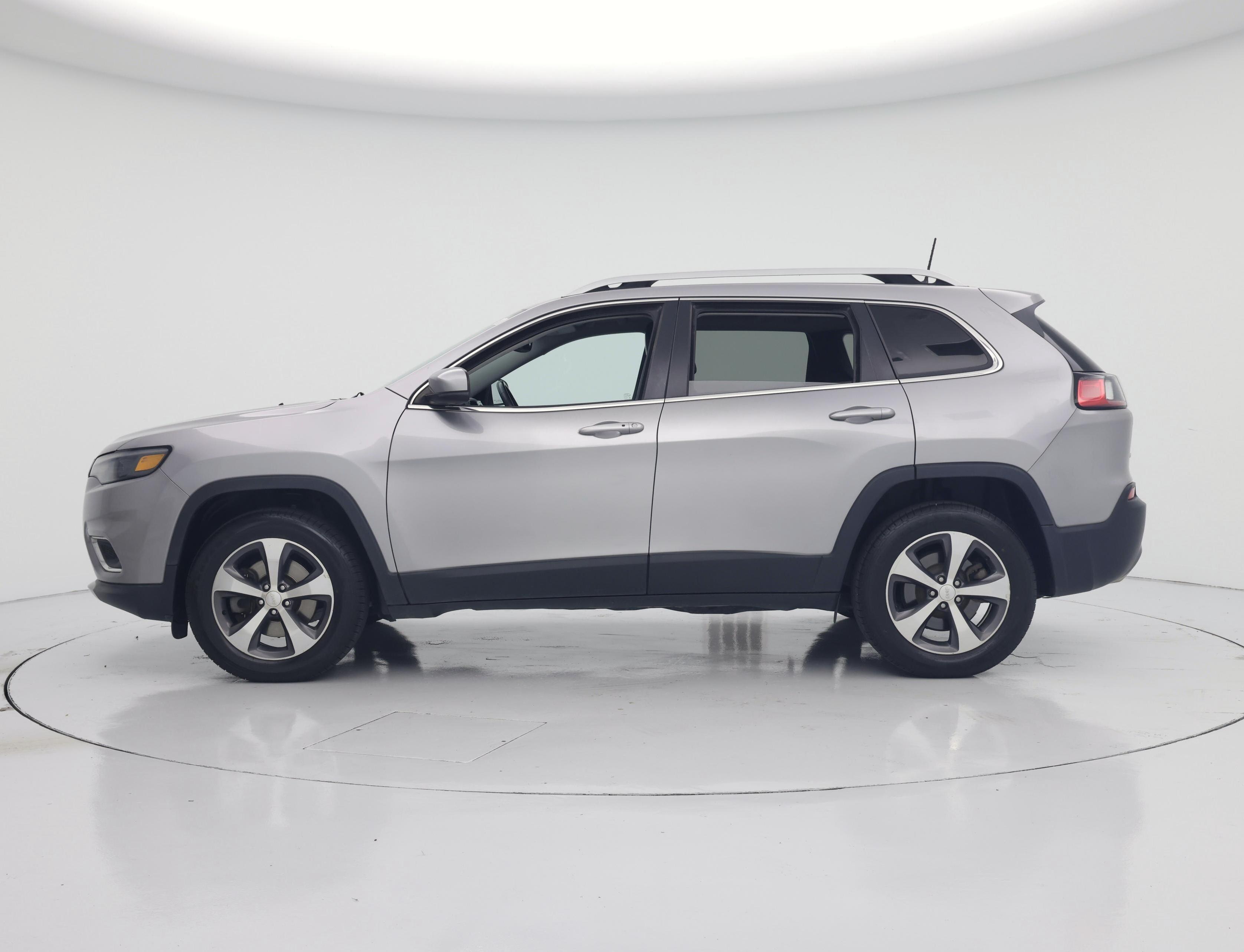 Thumbnail: 2019 Jeep Cherokee - 3