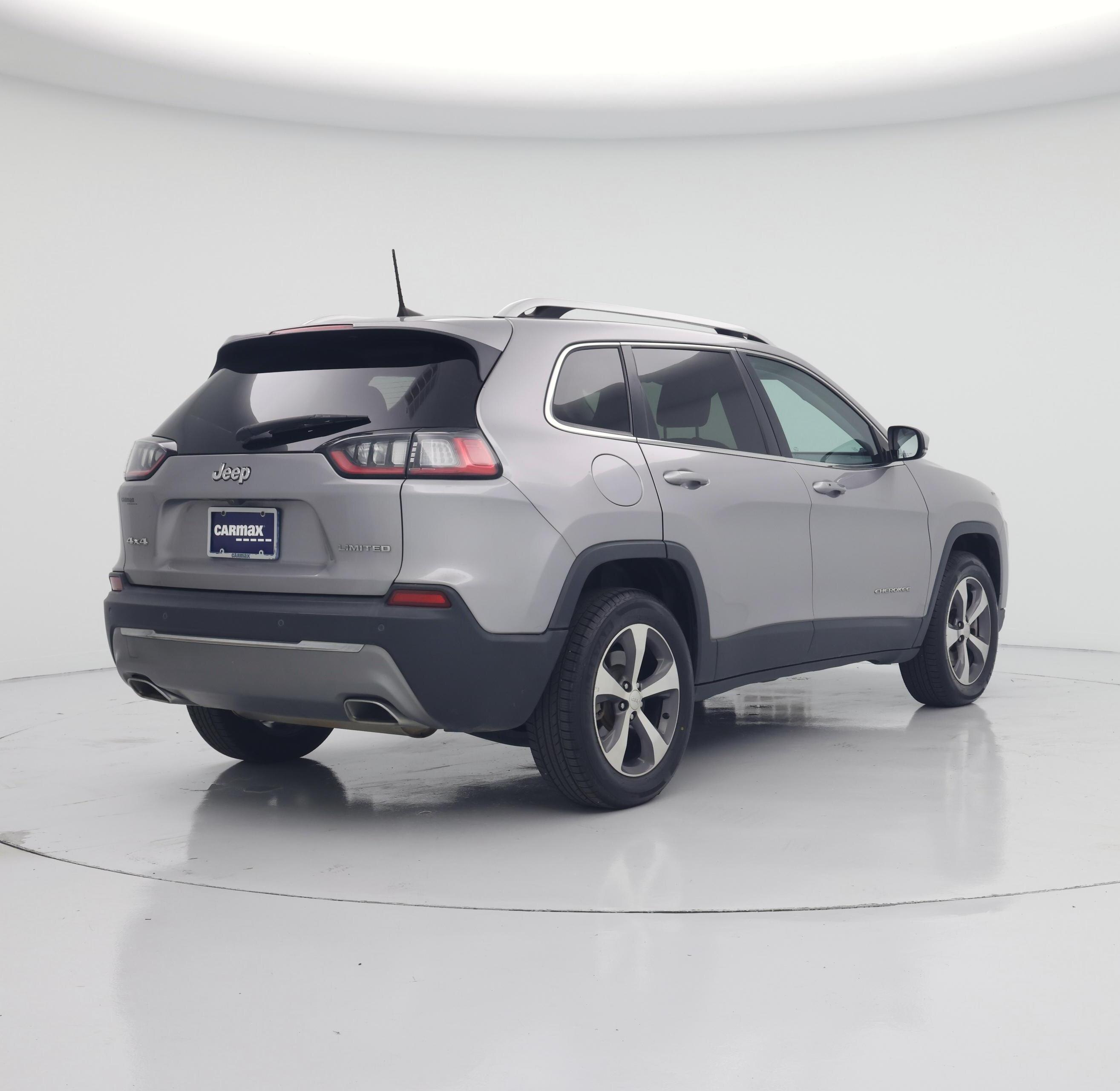 Thumbnail: 2019 Jeep Cherokee - 8