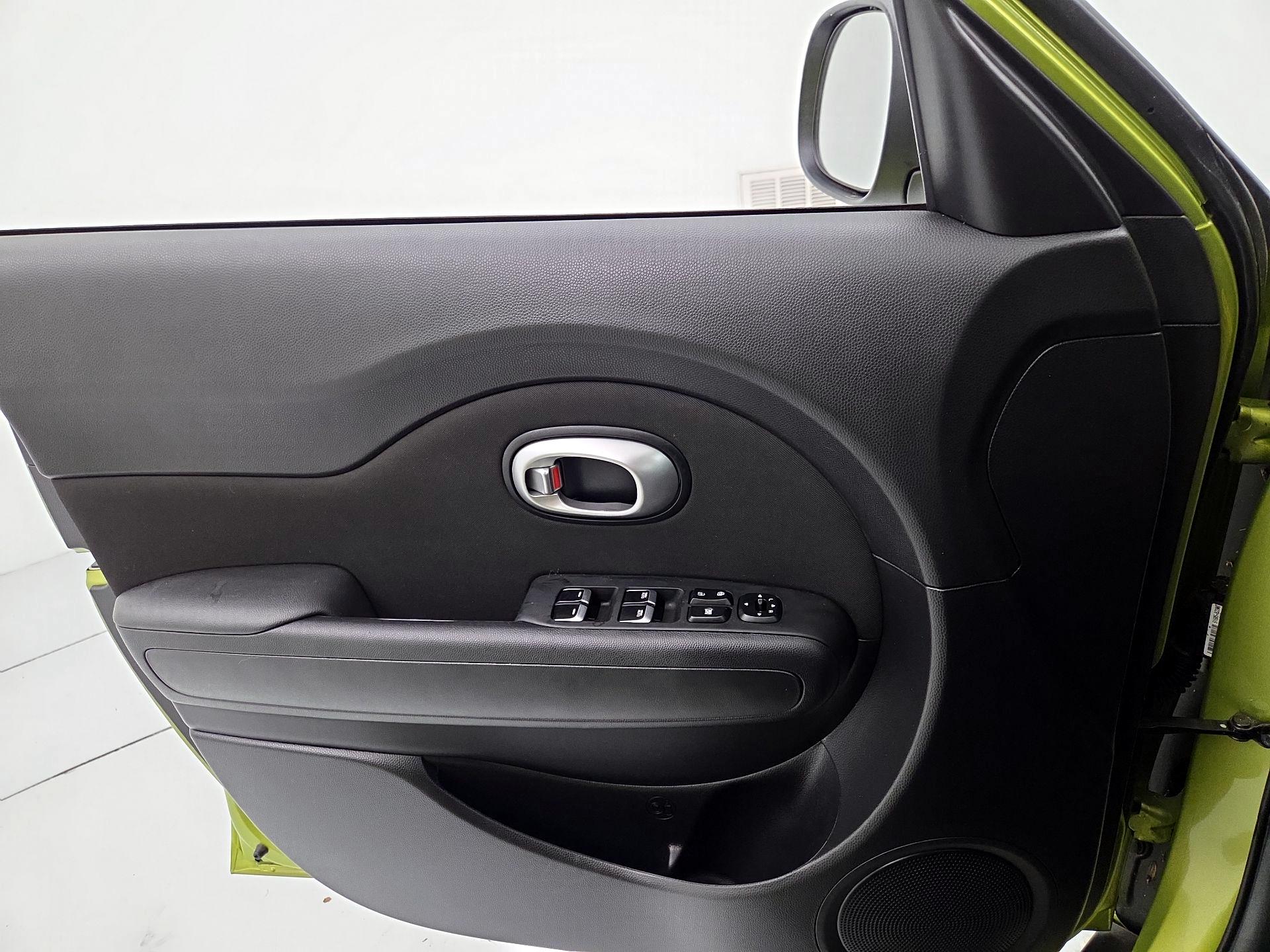 Thumbnail: 2018 Kia Soul - 12
