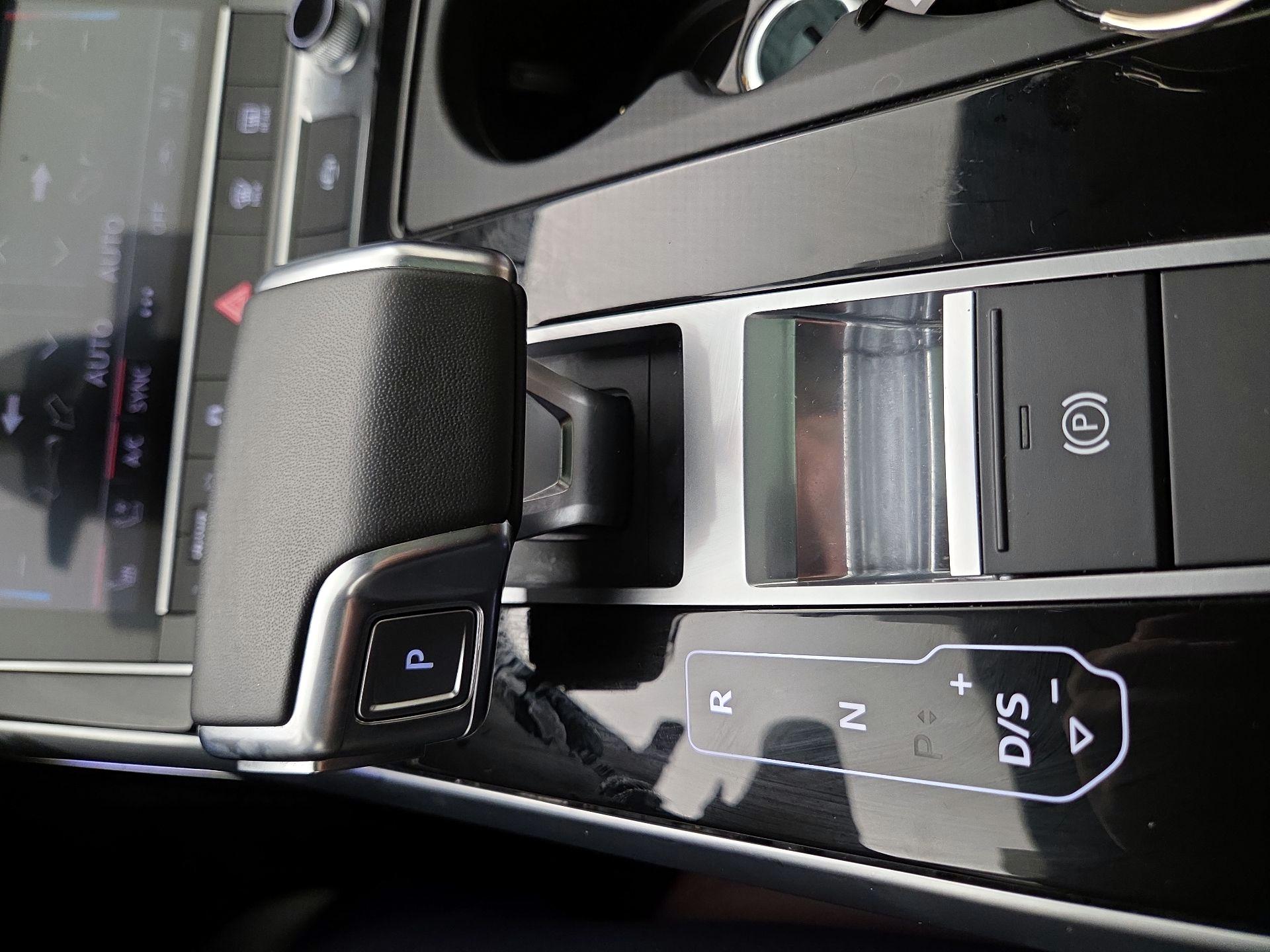 Thumbnail: 2025 Audi Q7 - 18