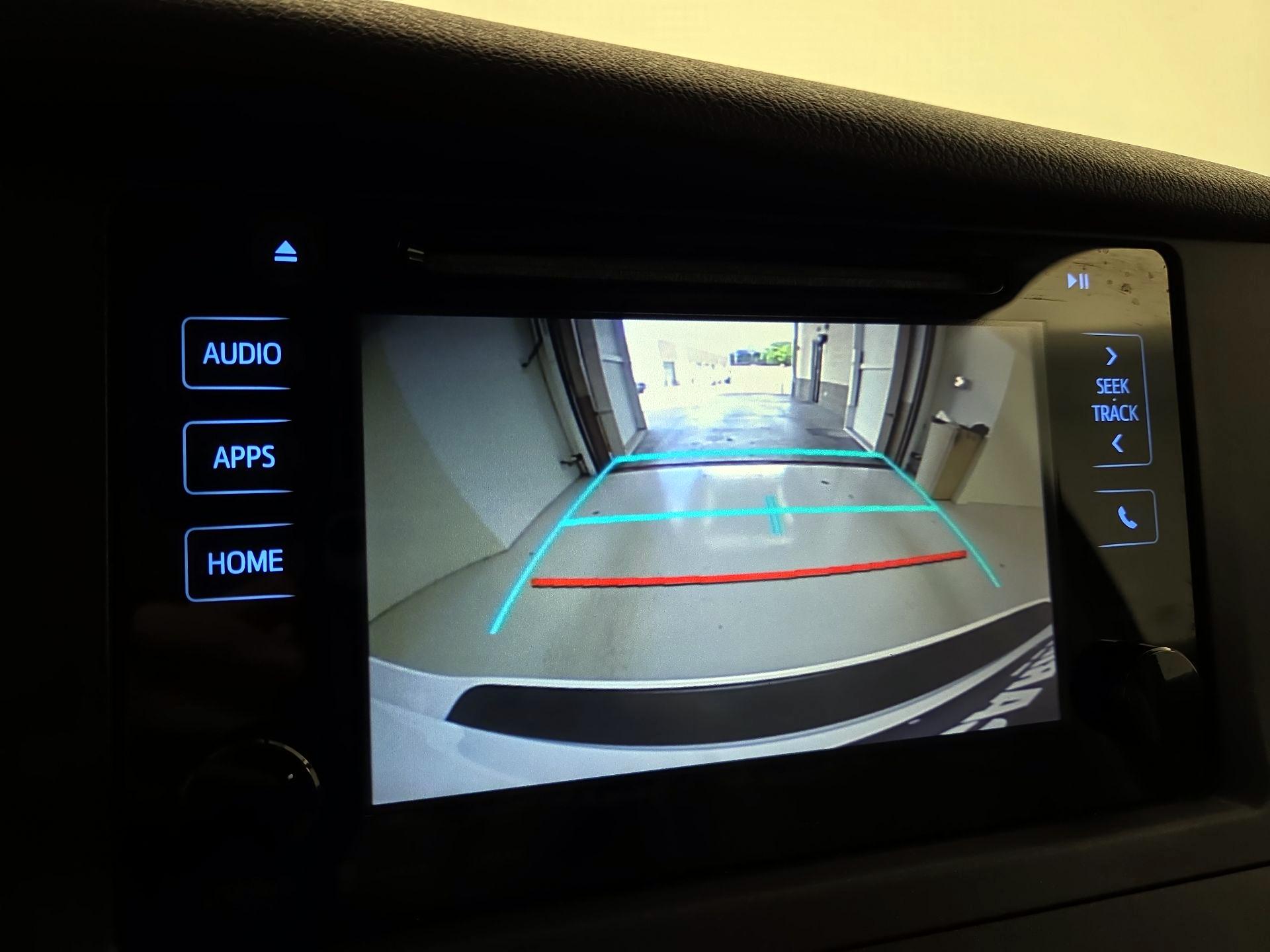 Thumbnail: 2017 Toyota Sienna - 14