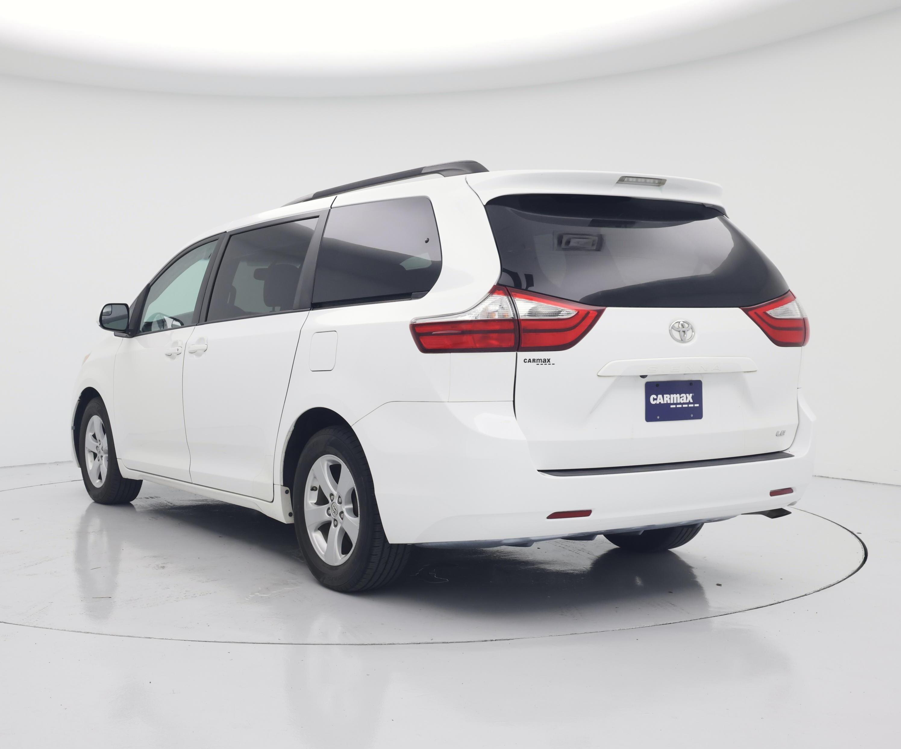 Thumbnail: 2017 Toyota Sienna - 2