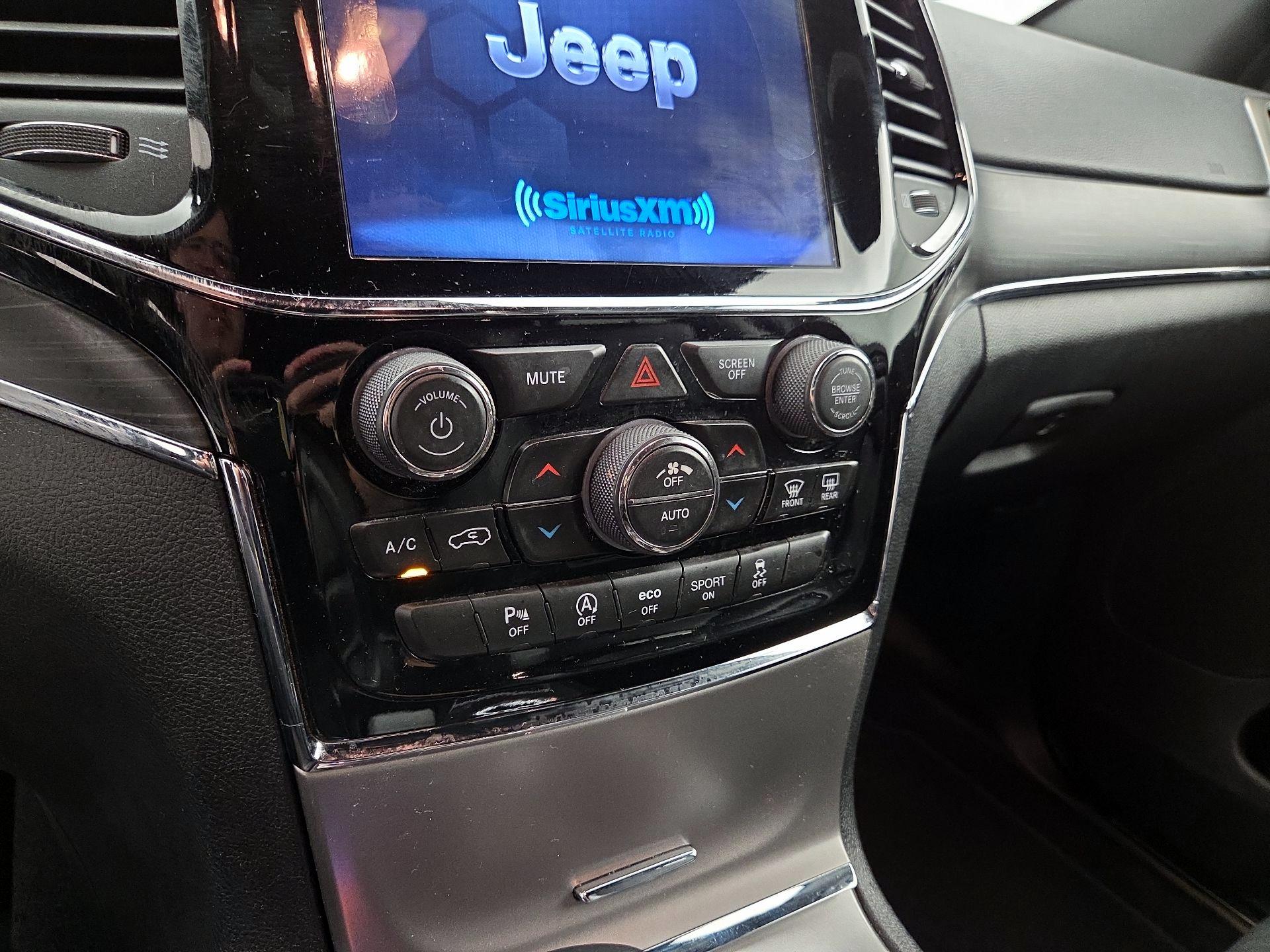 Thumbnail: 2020 Jeep Grand Cherokee - 16