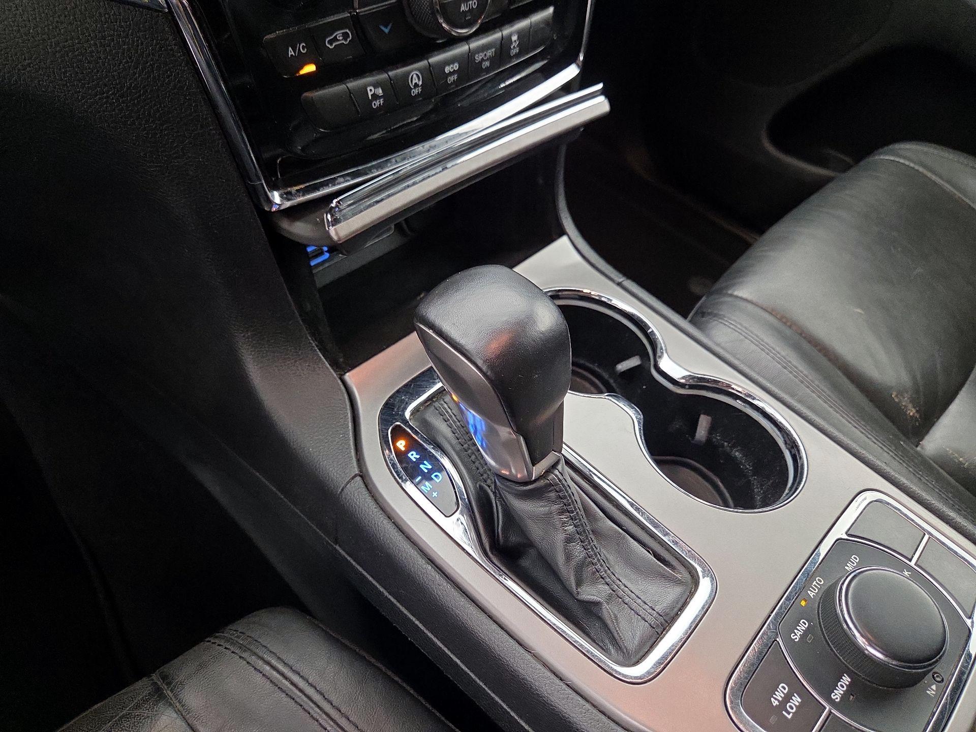Thumbnail: 2020 Jeep Grand Cherokee - 17