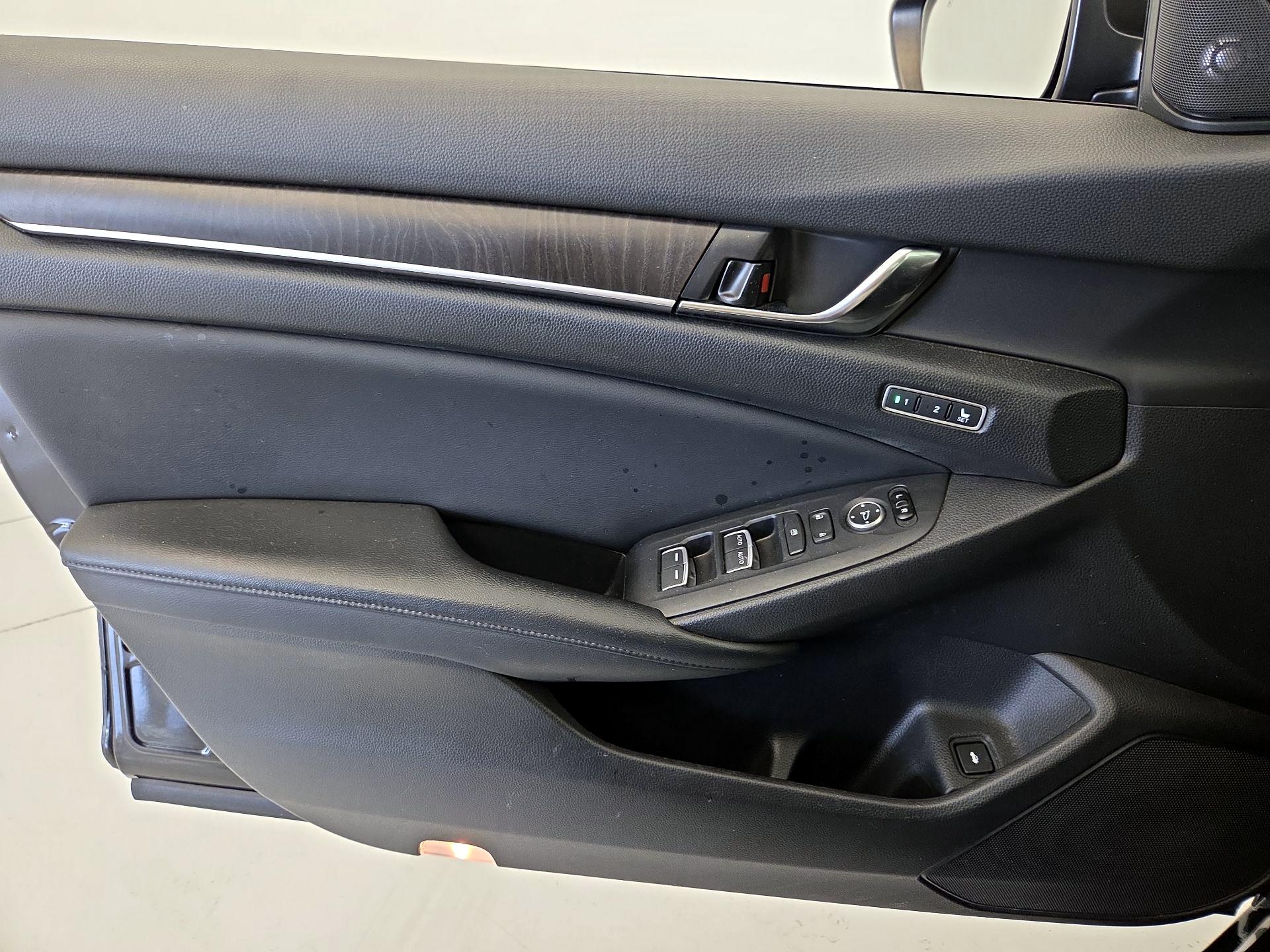 Thumbnail: 2018 Honda Accord - 12