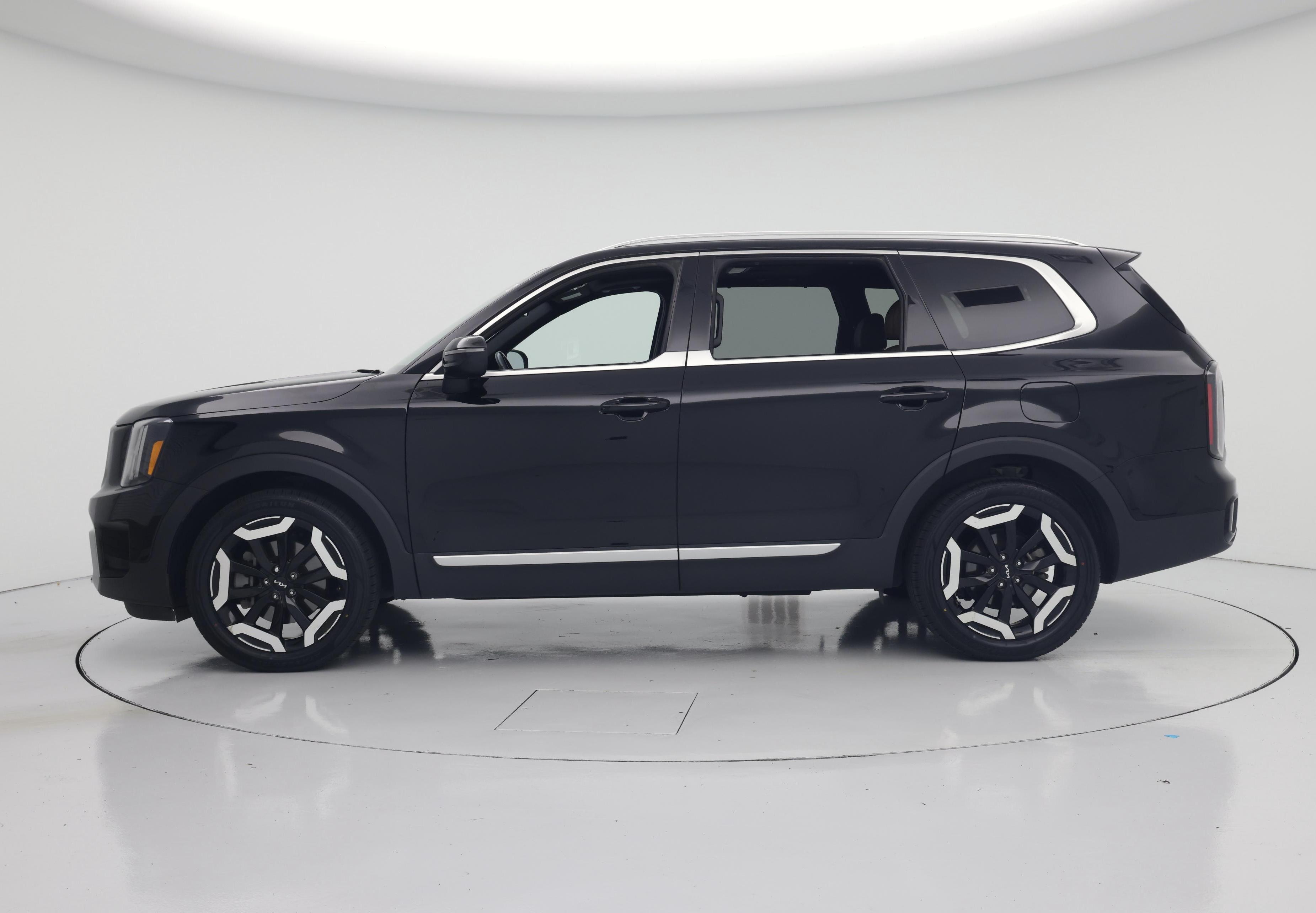 Thumbnail: 2023 Kia Telluride - 3