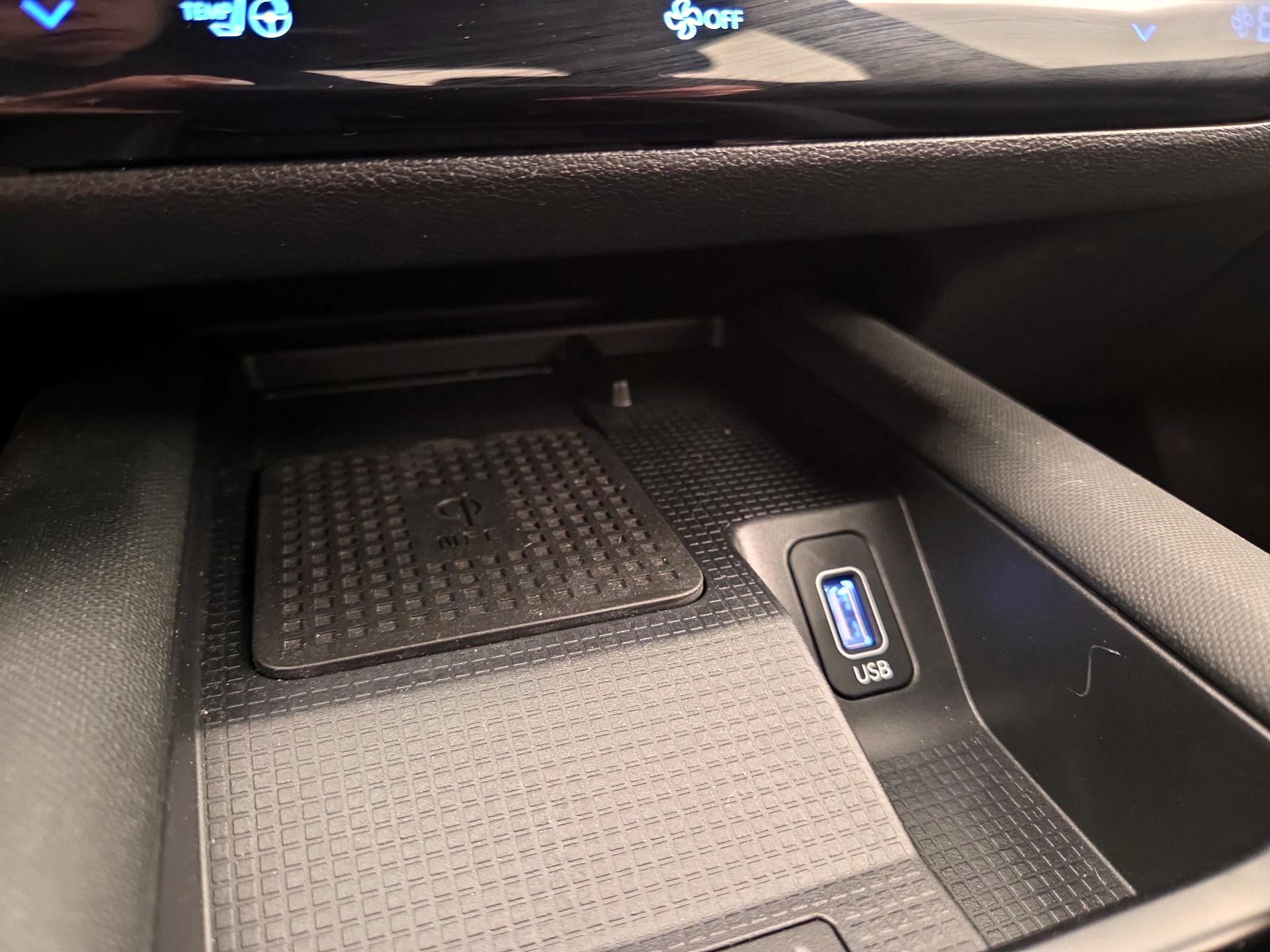 Thumbnail: 2023 Hyundai Ioniq 6 - 19
