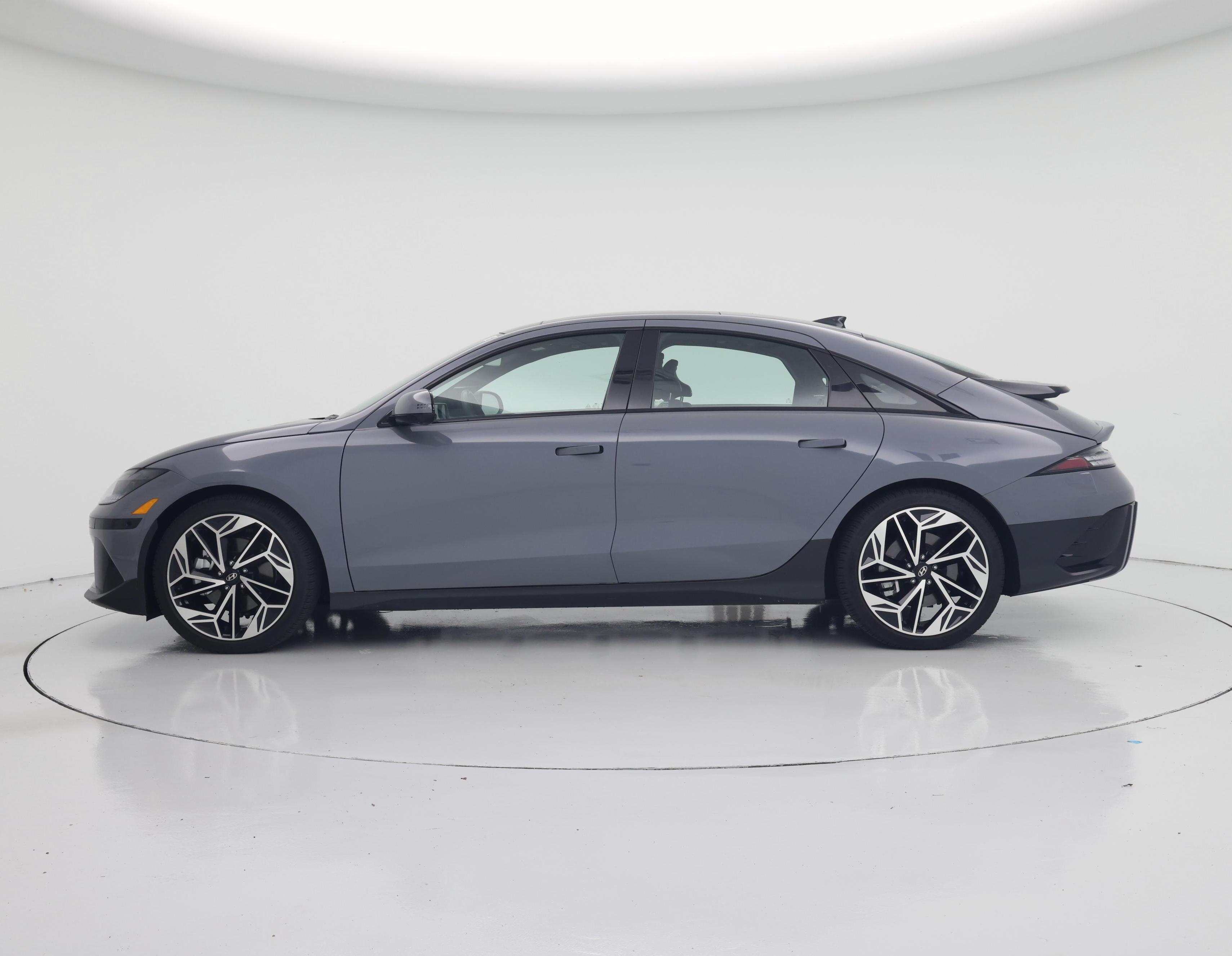 Thumbnail: 2023 Hyundai Ioniq 6 - 3