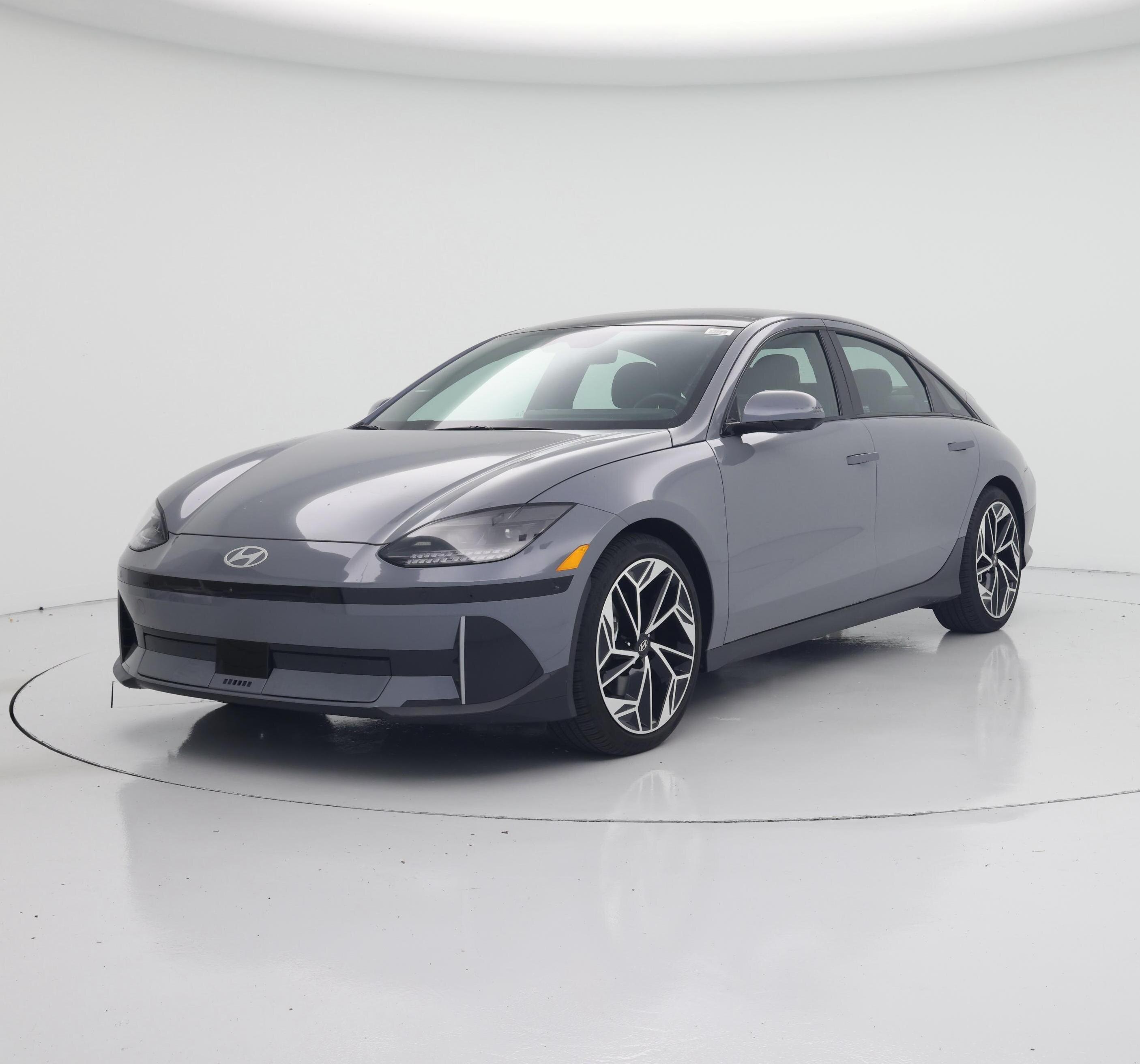 Thumbnail: 2023 Hyundai Ioniq 6 - 4