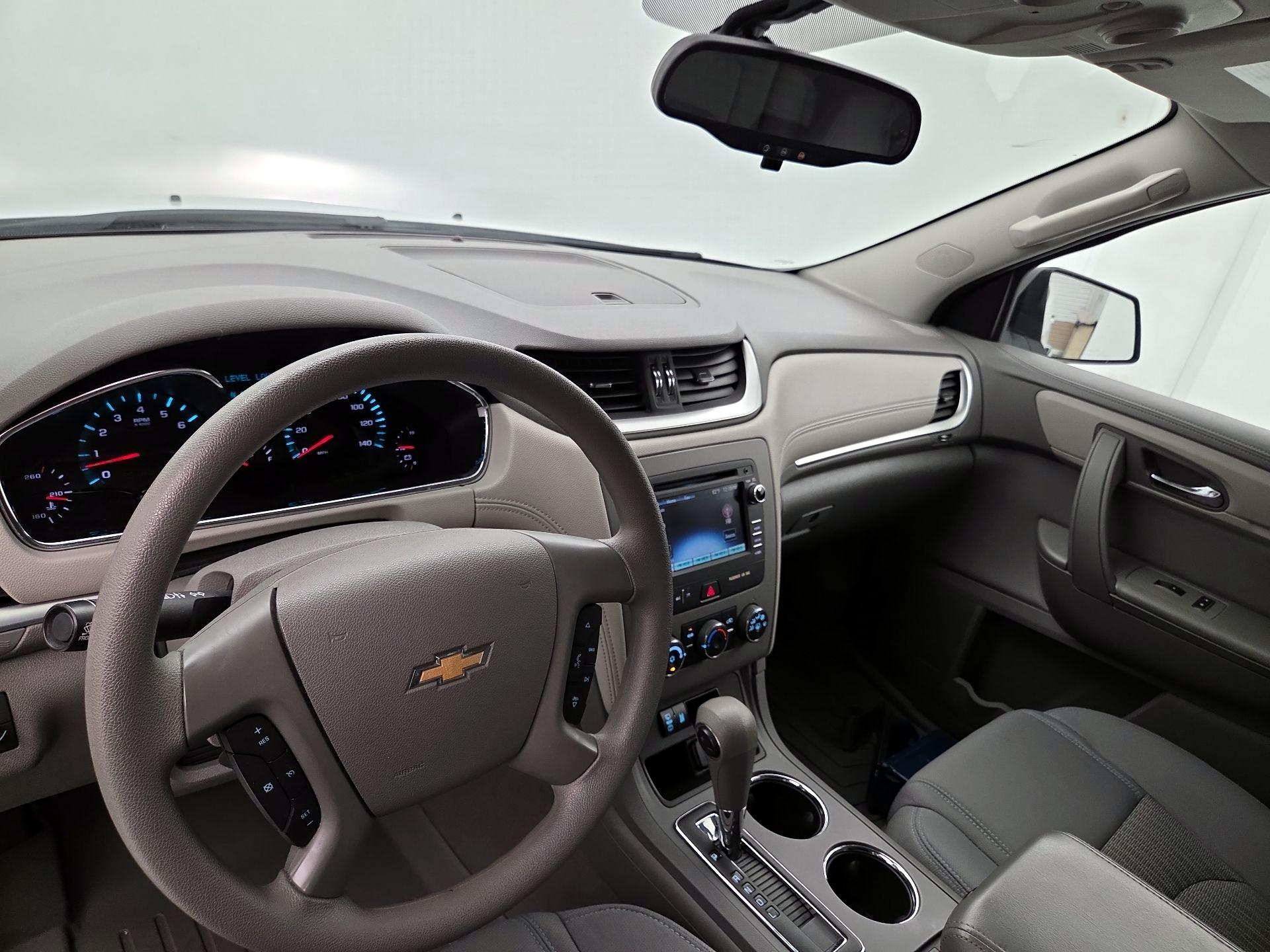 Thumbnail: 2017 Chevrolet Traverse - 9