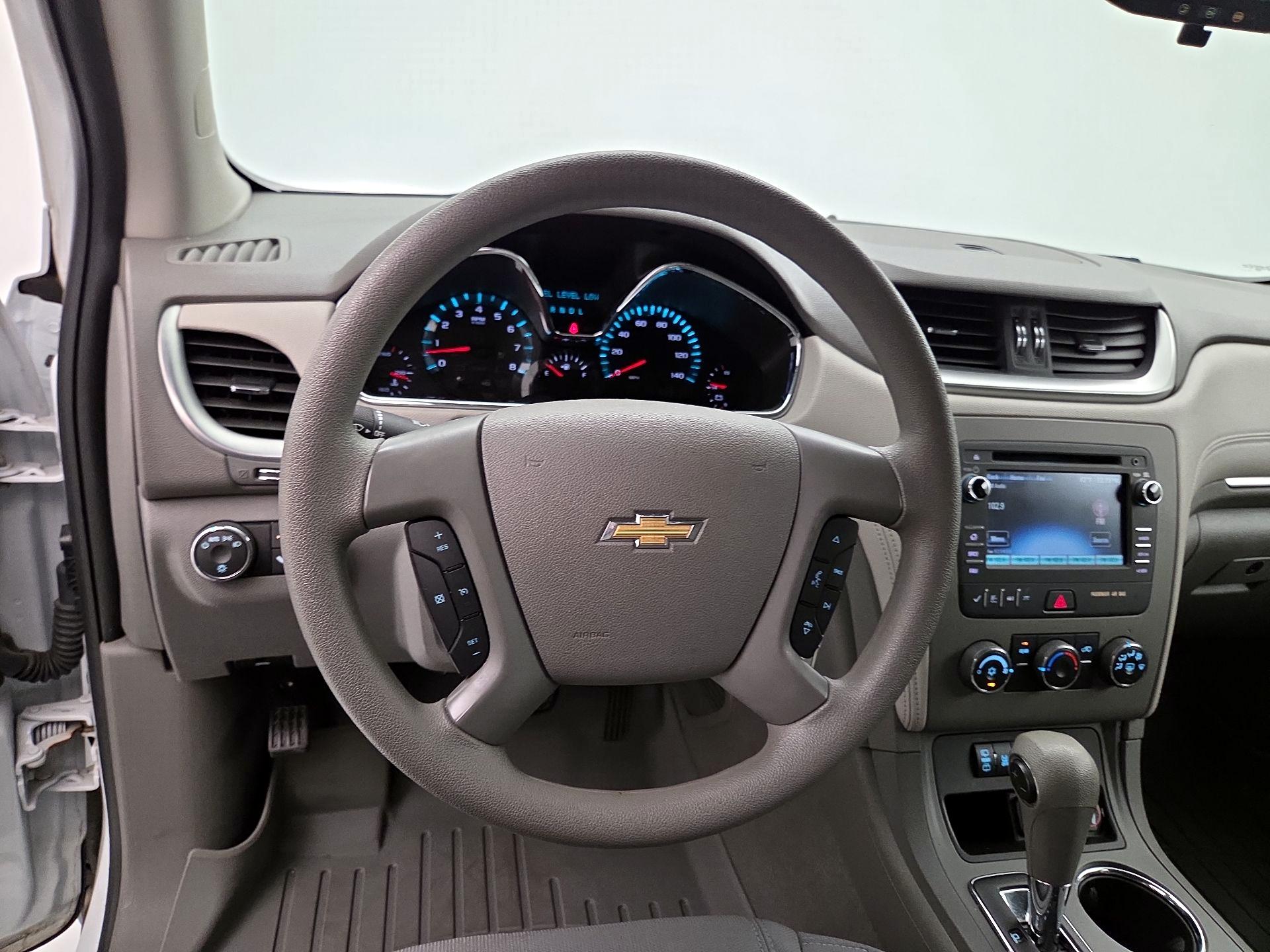 Thumbnail: 2017 Chevrolet Traverse - 10