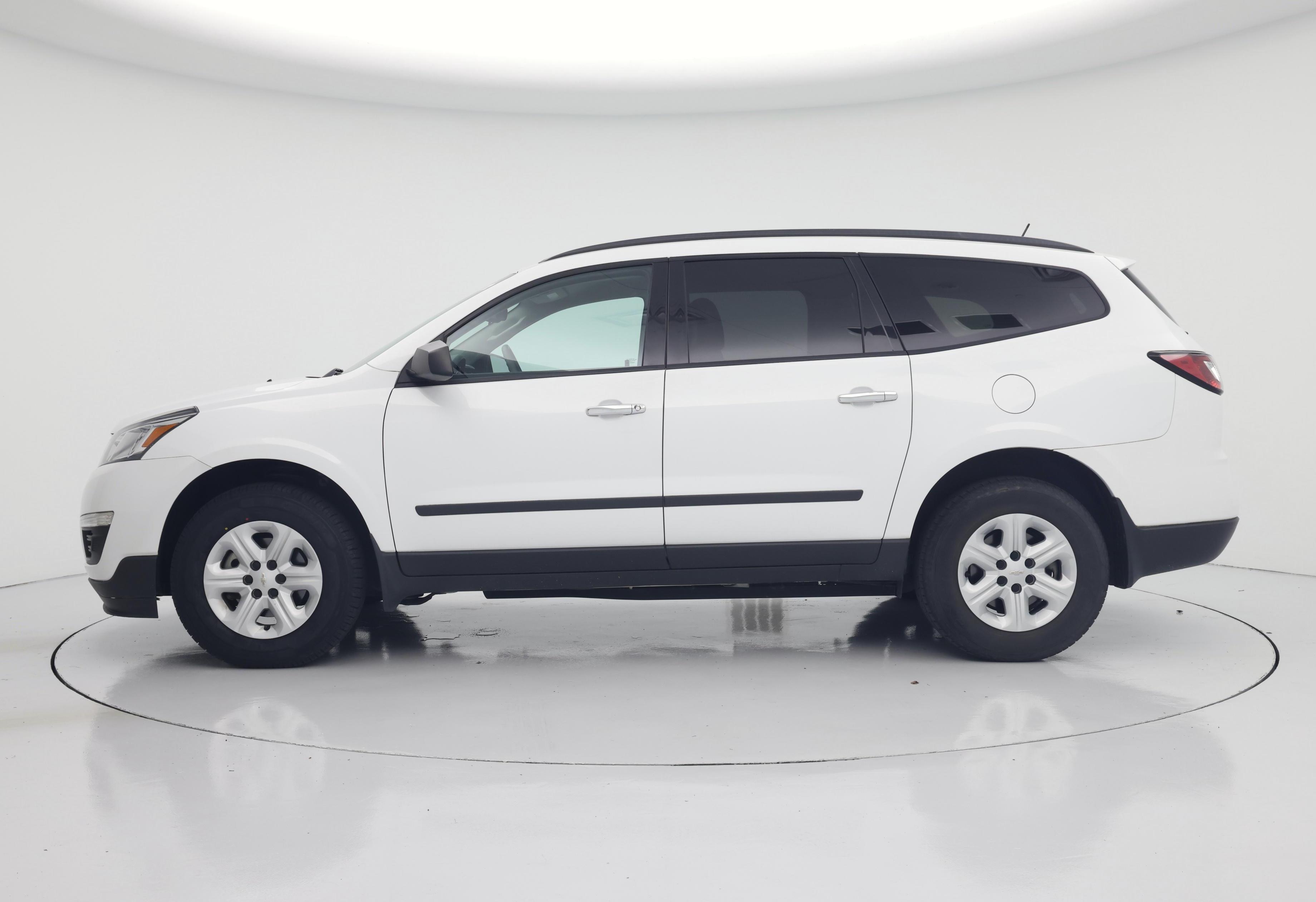 Thumbnail: 2017 Chevrolet Traverse - 3