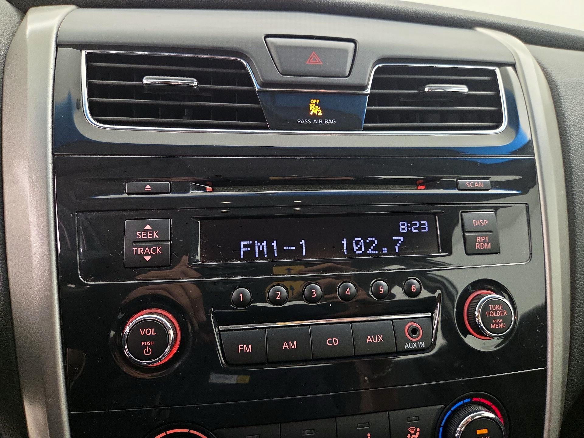 Thumbnail: 2014 Nissan Altima - 14