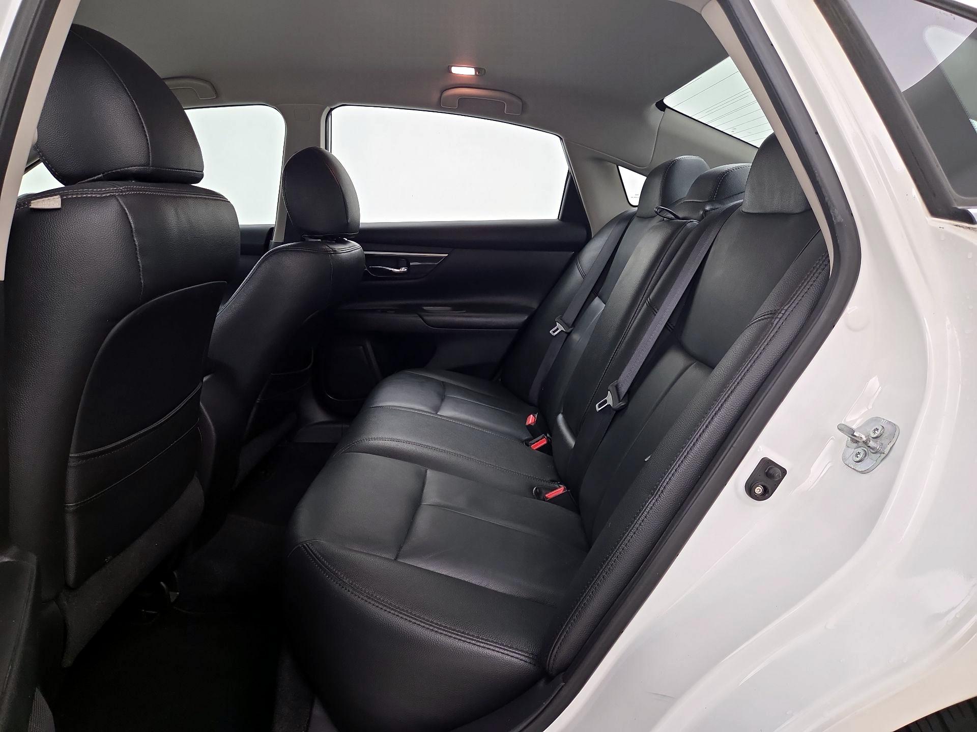 Thumbnail: 2014 Nissan Altima - 18