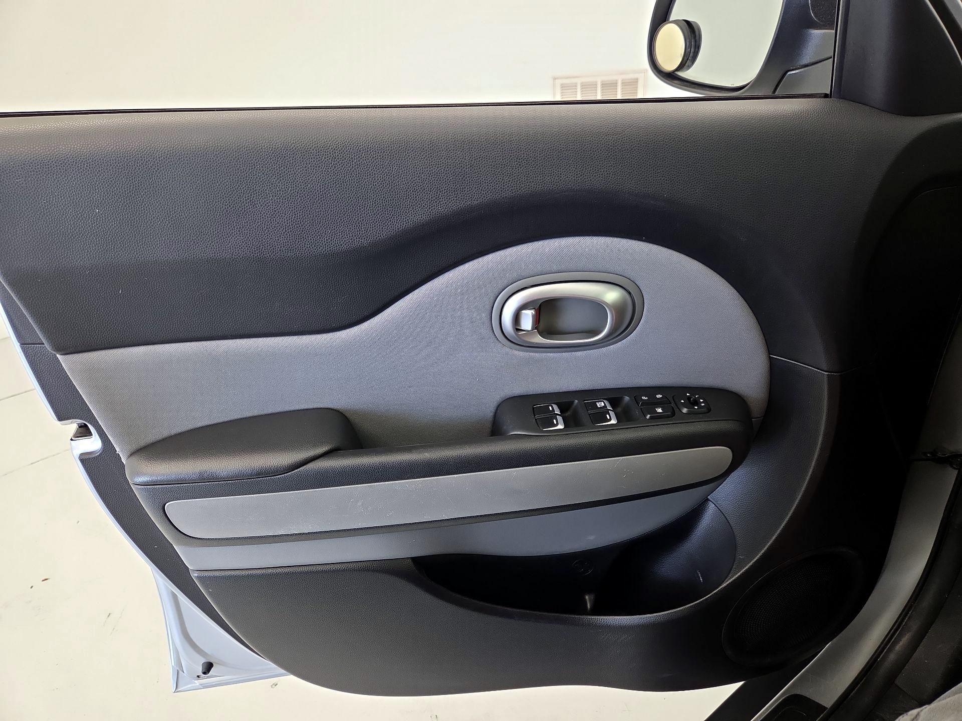 Thumbnail: 2017 Kia Soul - 12