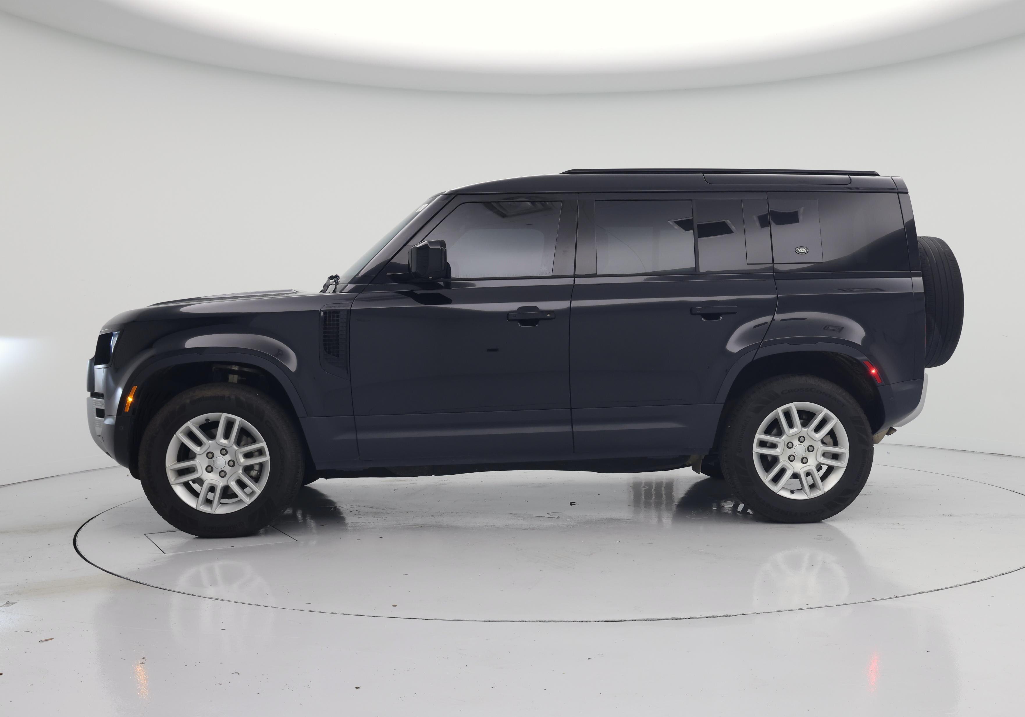 Thumbnail: 2024 Land Rover Defender - 3