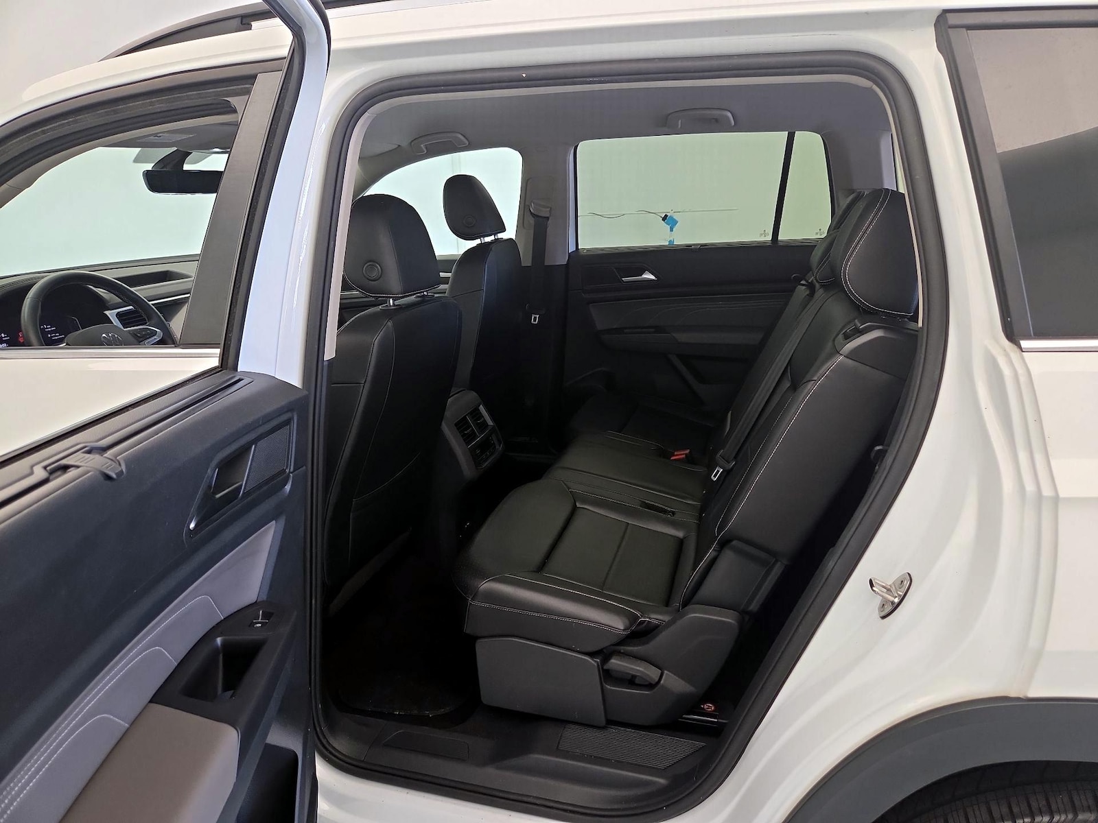 2022 Volkswagen Atlas SE w/Tech - Photo 20