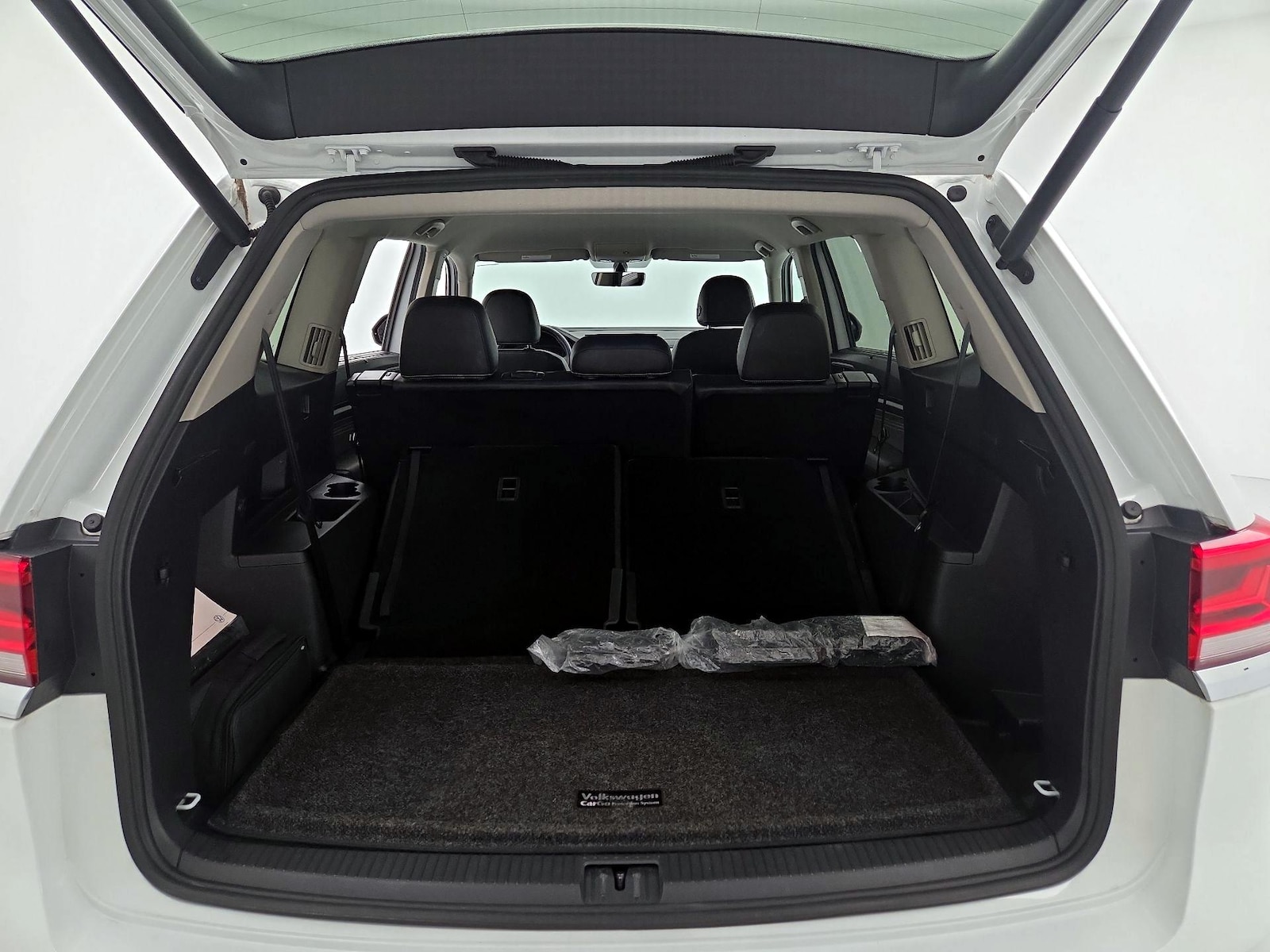 2022 Volkswagen Atlas SE w/Tech - Photo 23