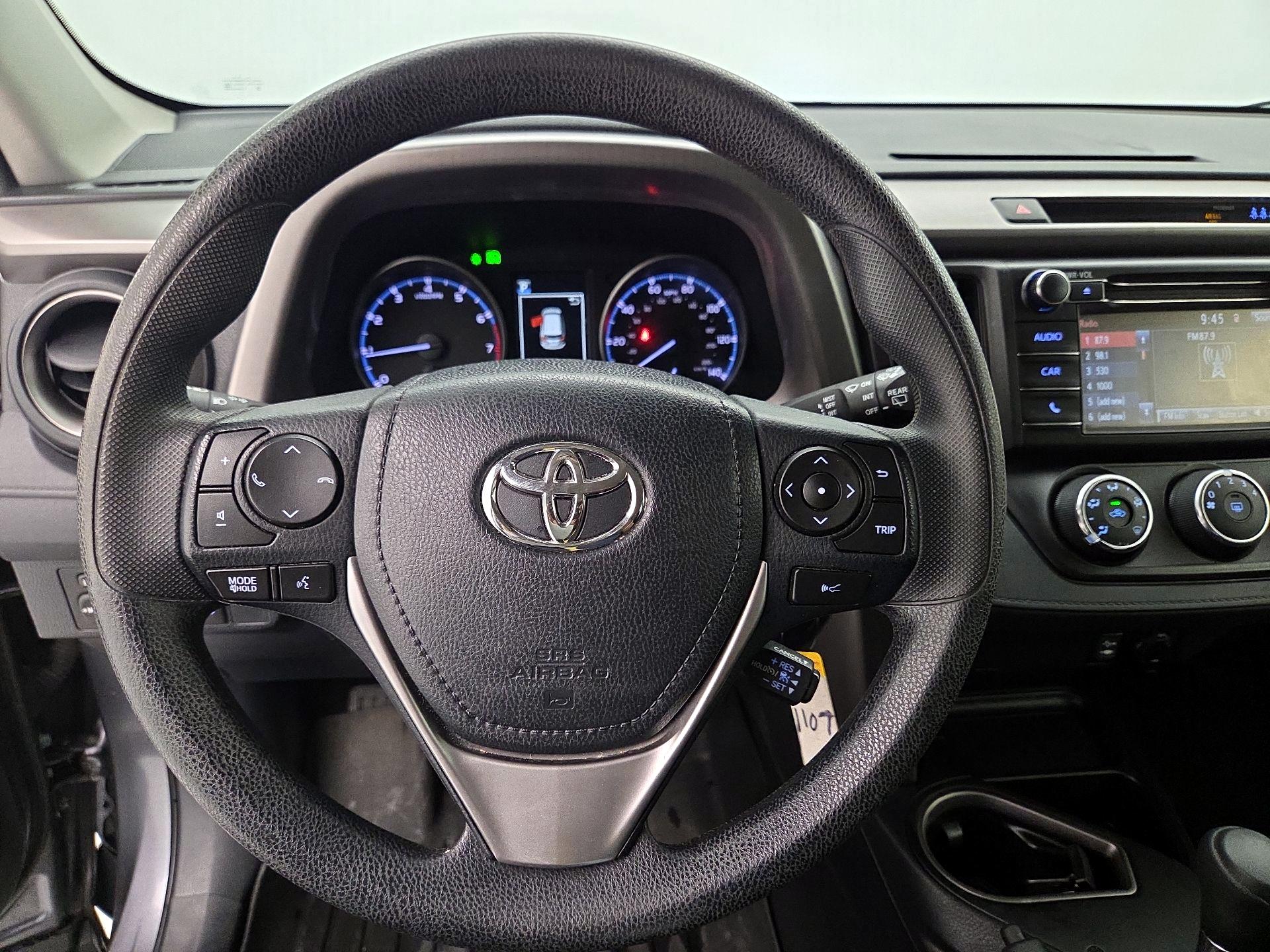 Thumbnail: 2018 Toyota RAV4 - 10