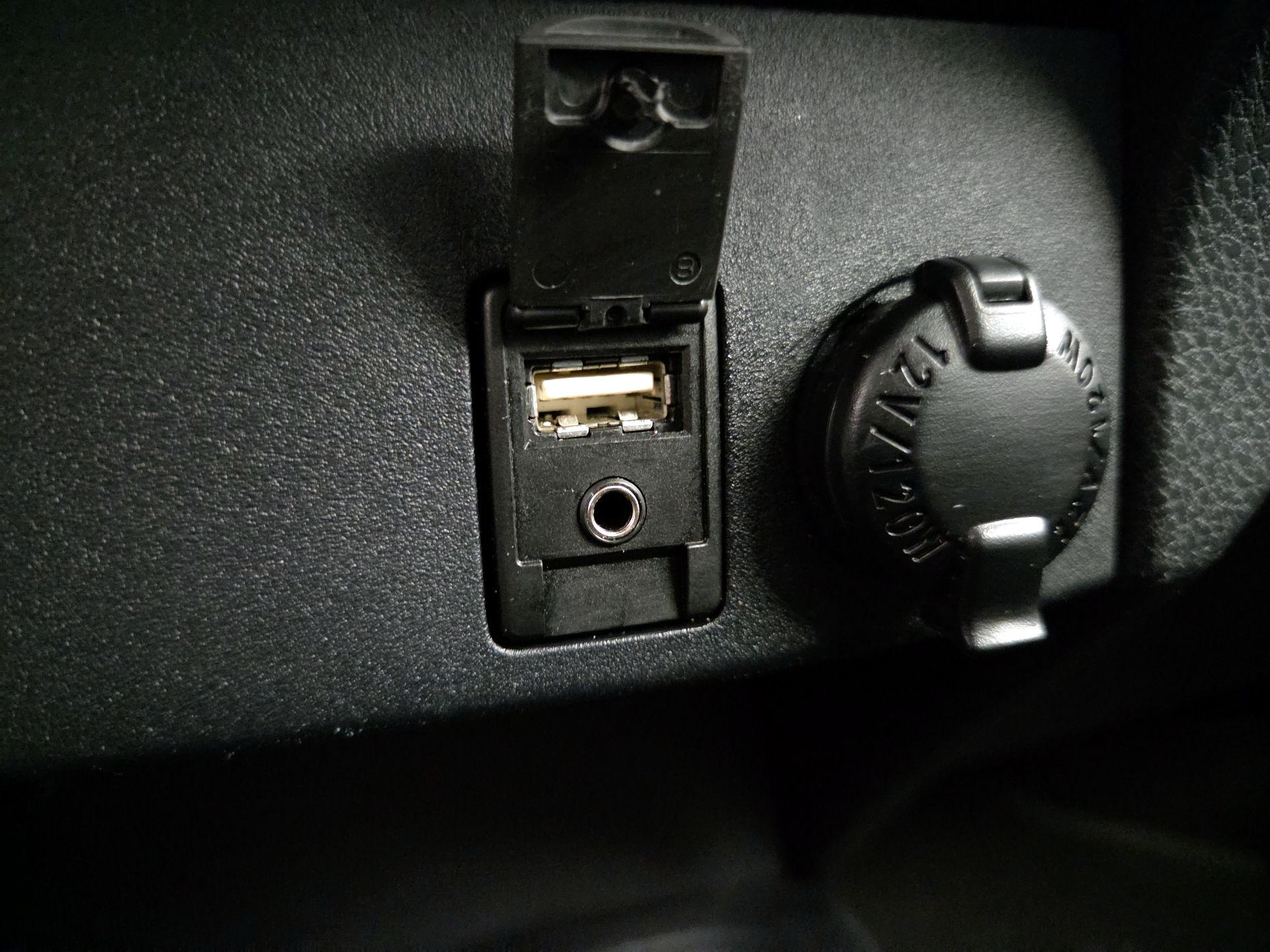 Thumbnail: 2018 Toyota RAV4 - 18