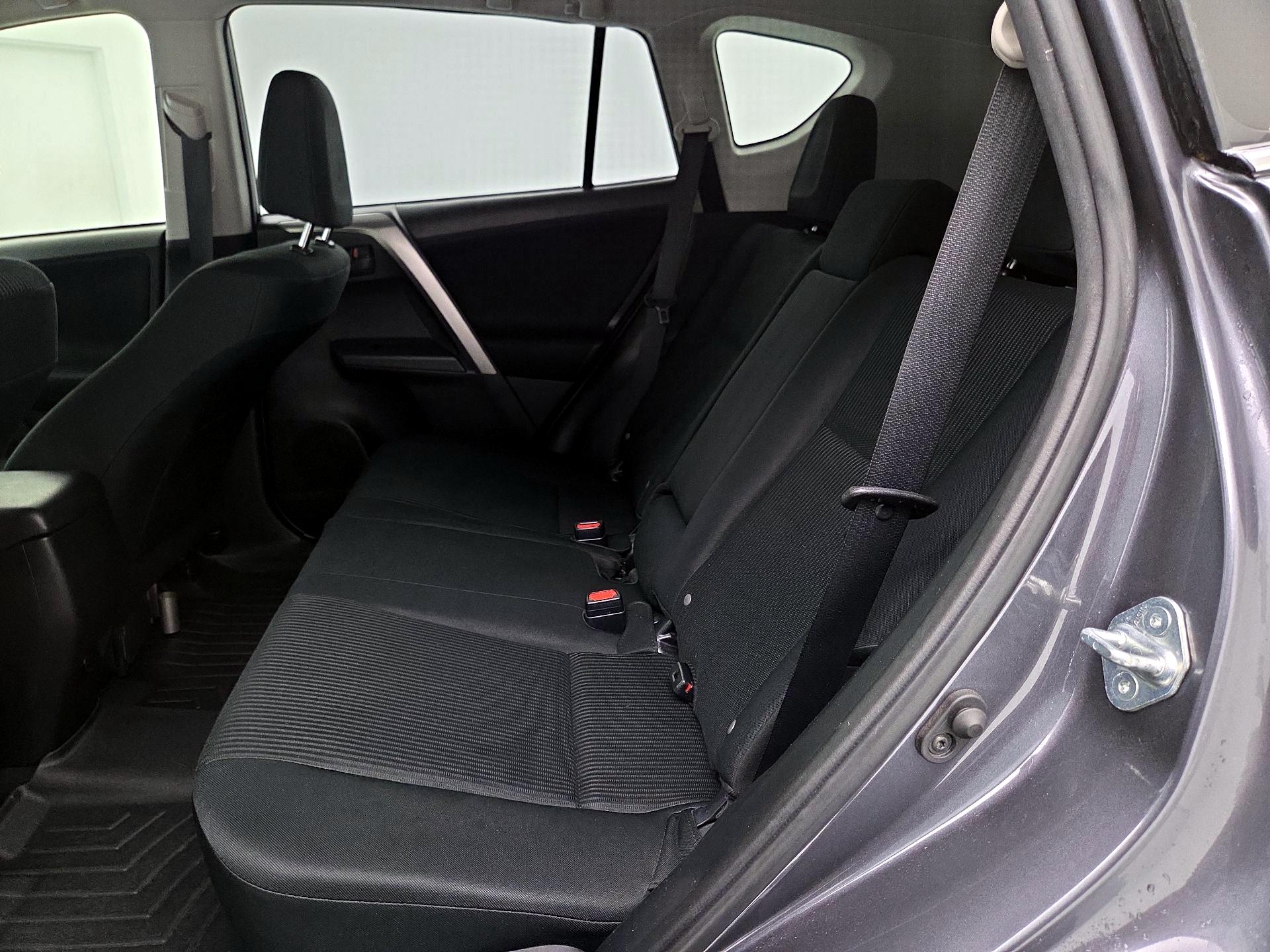 Thumbnail: 2018 Toyota RAV4 - 19