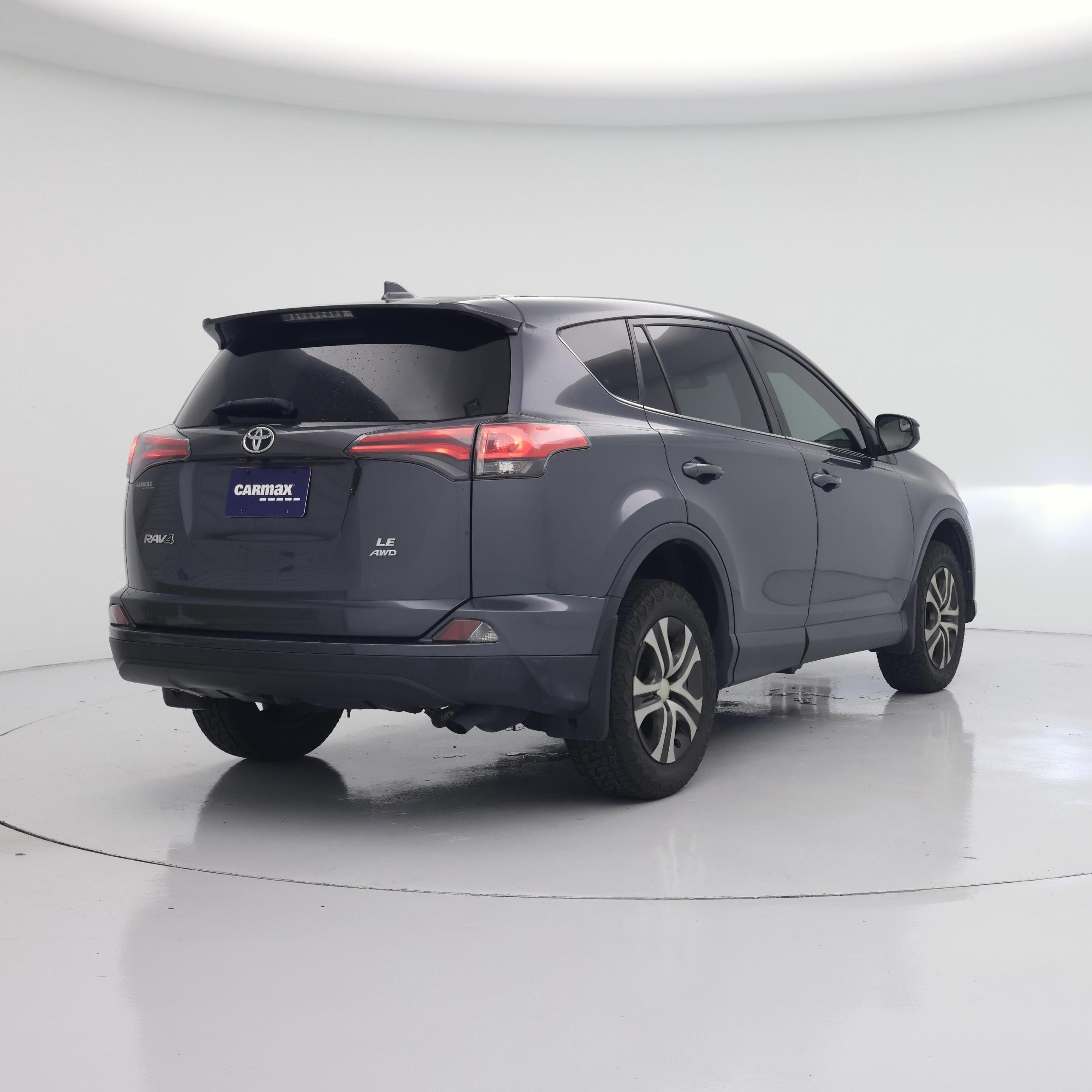 Thumbnail: 2018 Toyota RAV4 - 8