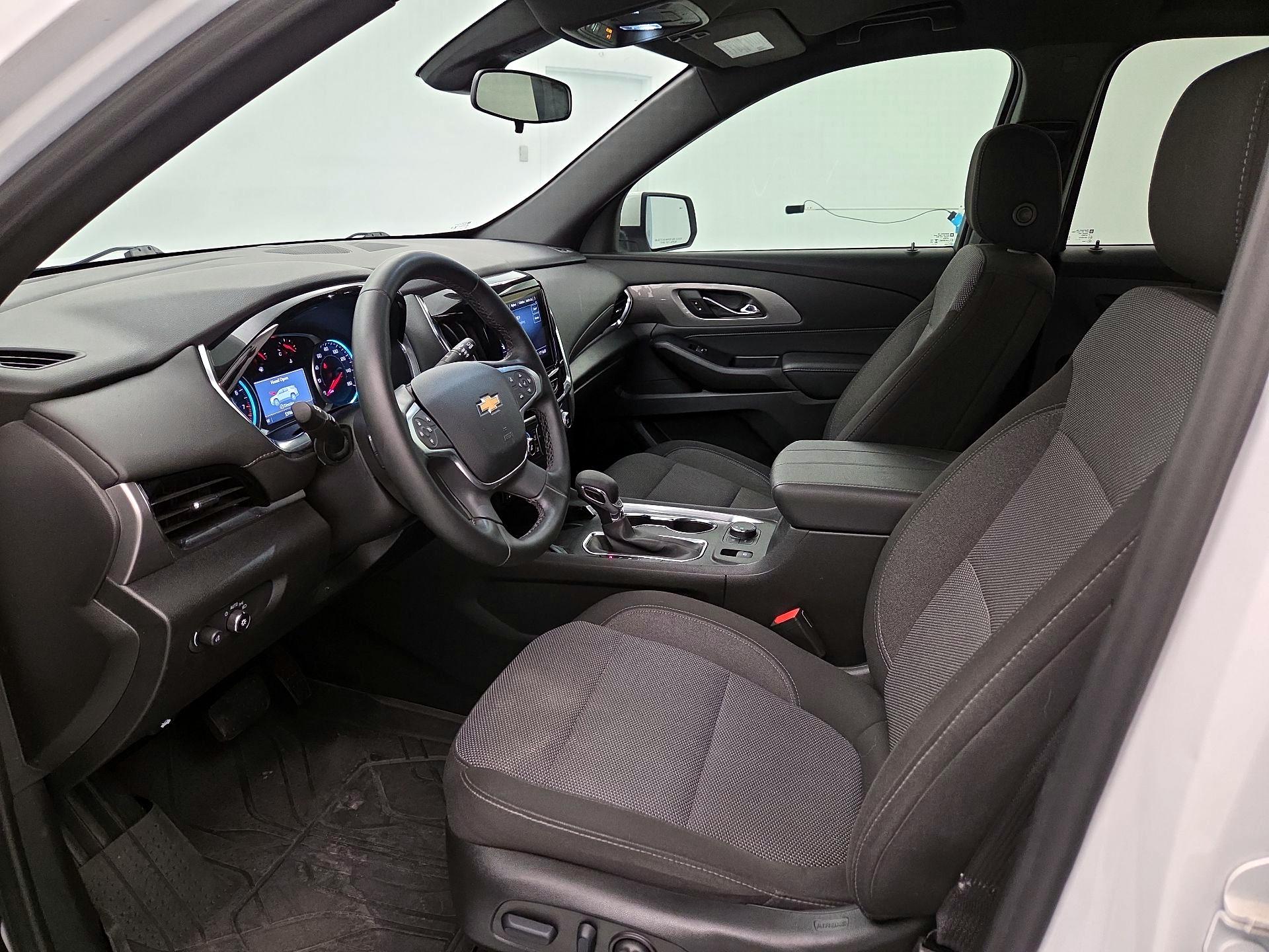 Thumbnail: 2023 Chevrolet Traverse - 11