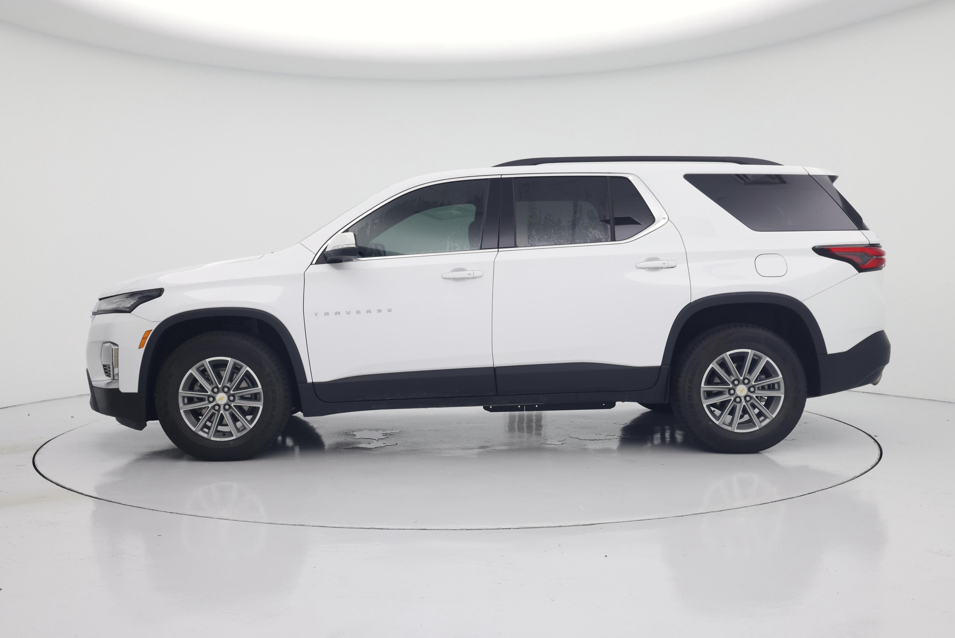 Thumbnail: 2023 Chevrolet Traverse - 3