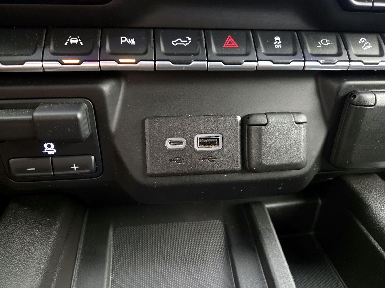 2022 GMC Sierra 1500 Limited SLT - Photo 19